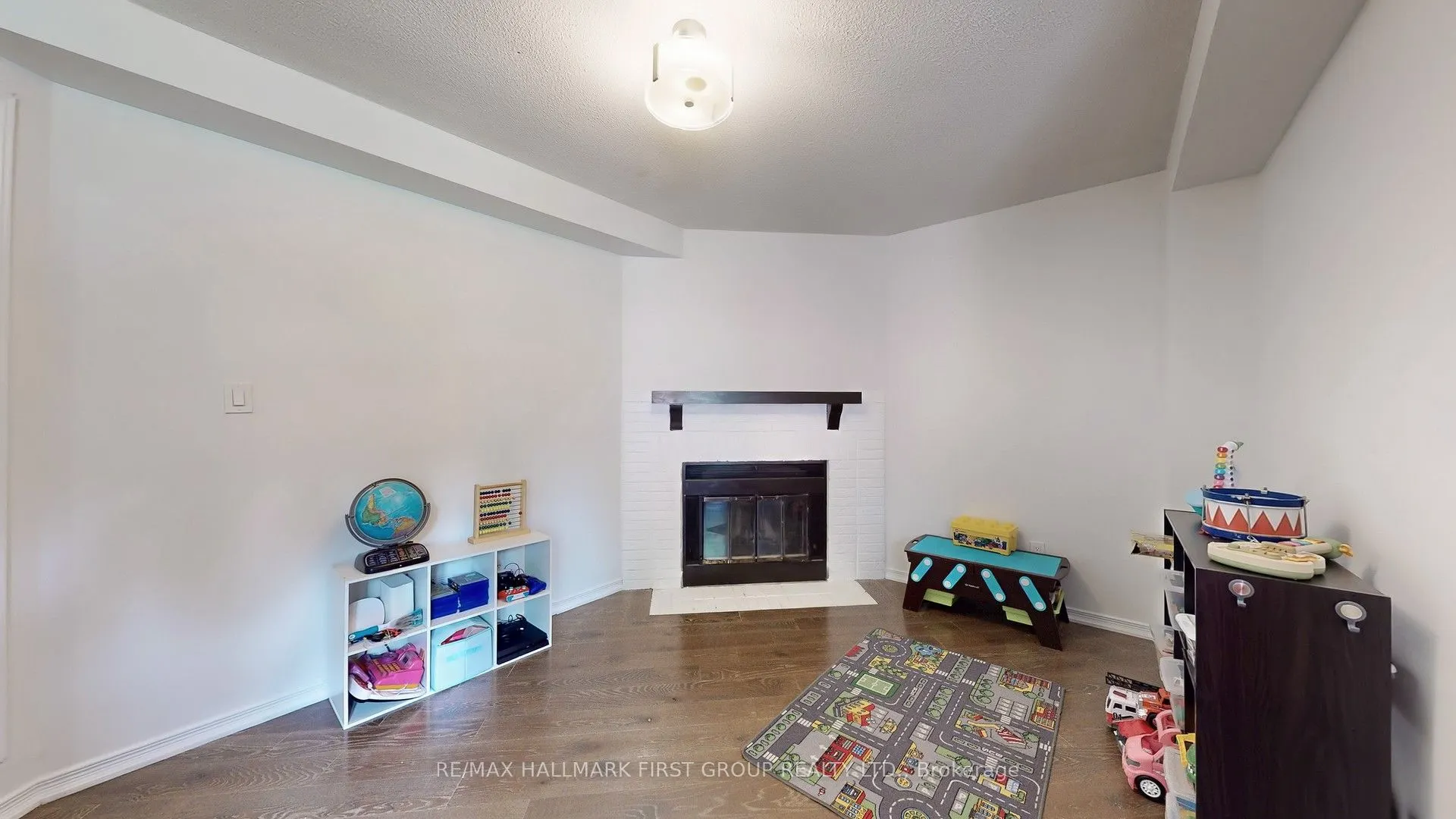 54 Davies Crescent