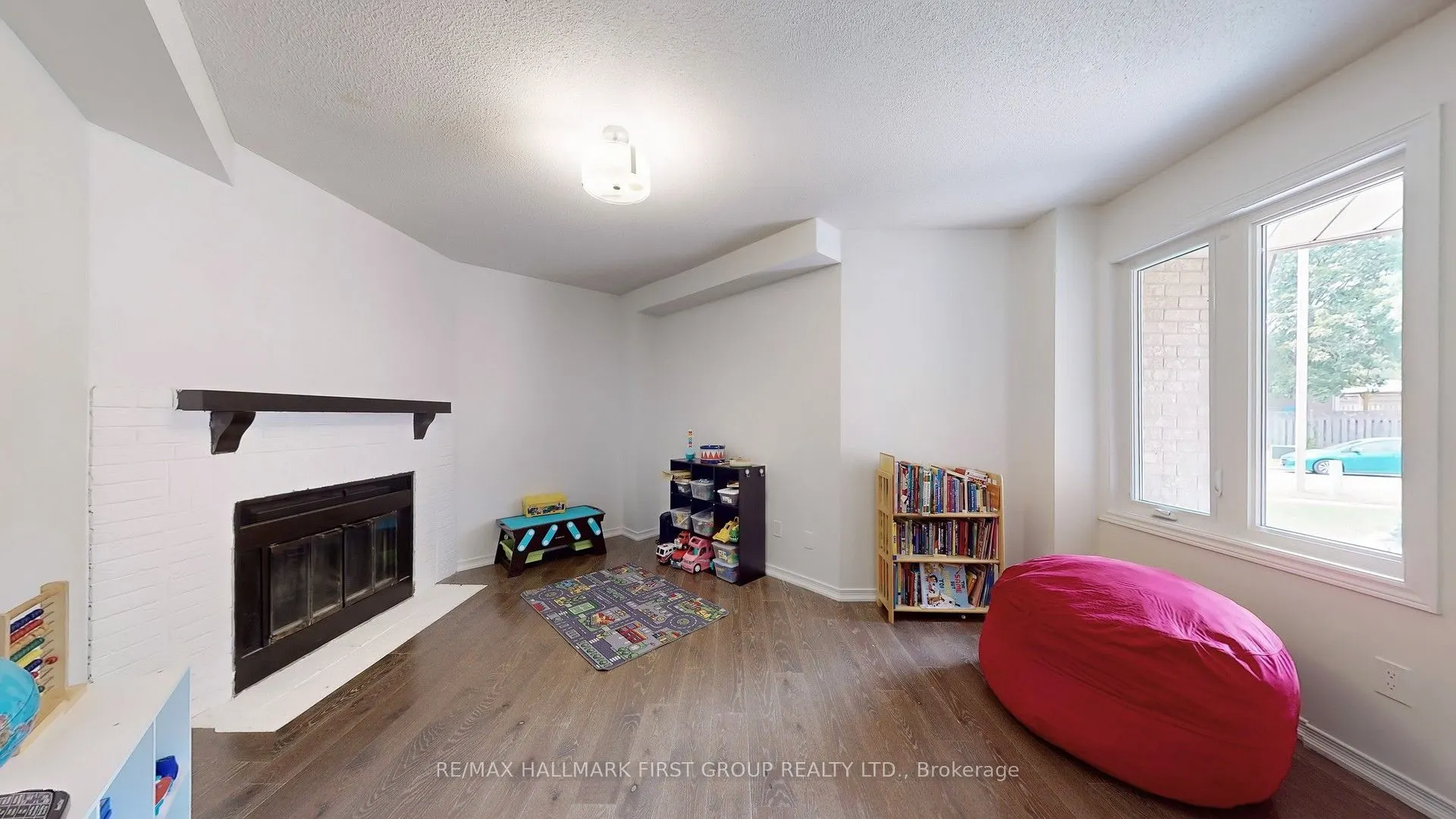 54 Davies Crescent