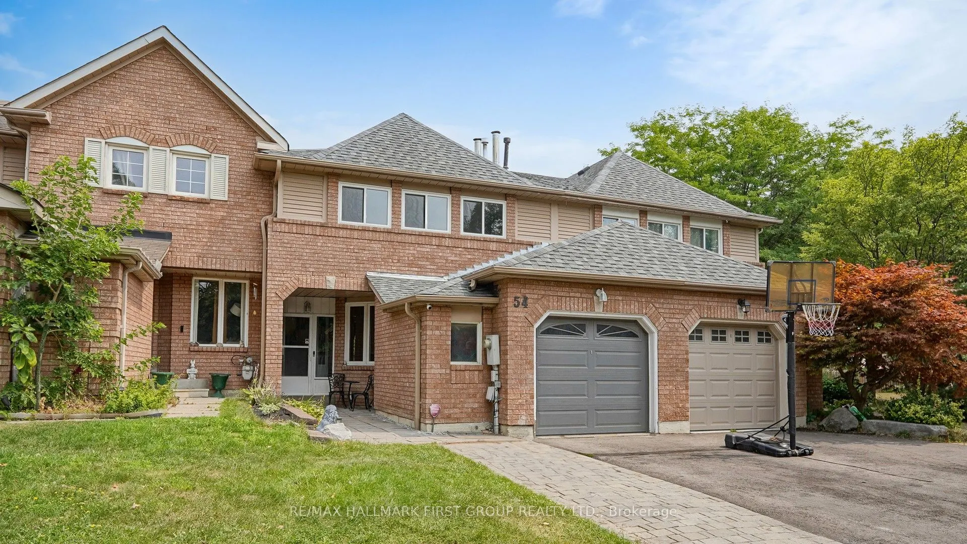 54 Davies Crescent