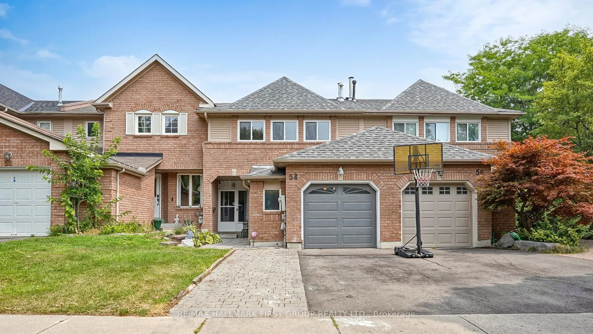 54 Davies Crescent