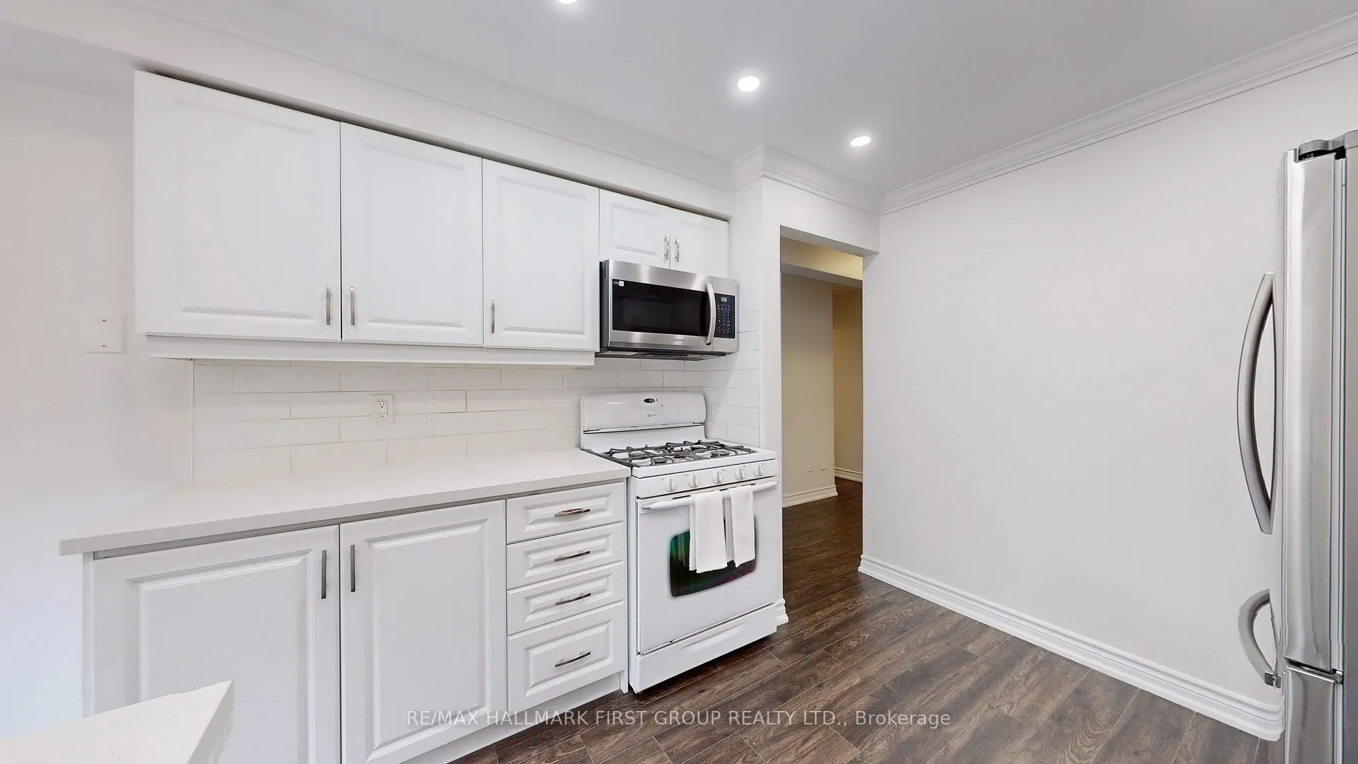 54 Davies Crescent