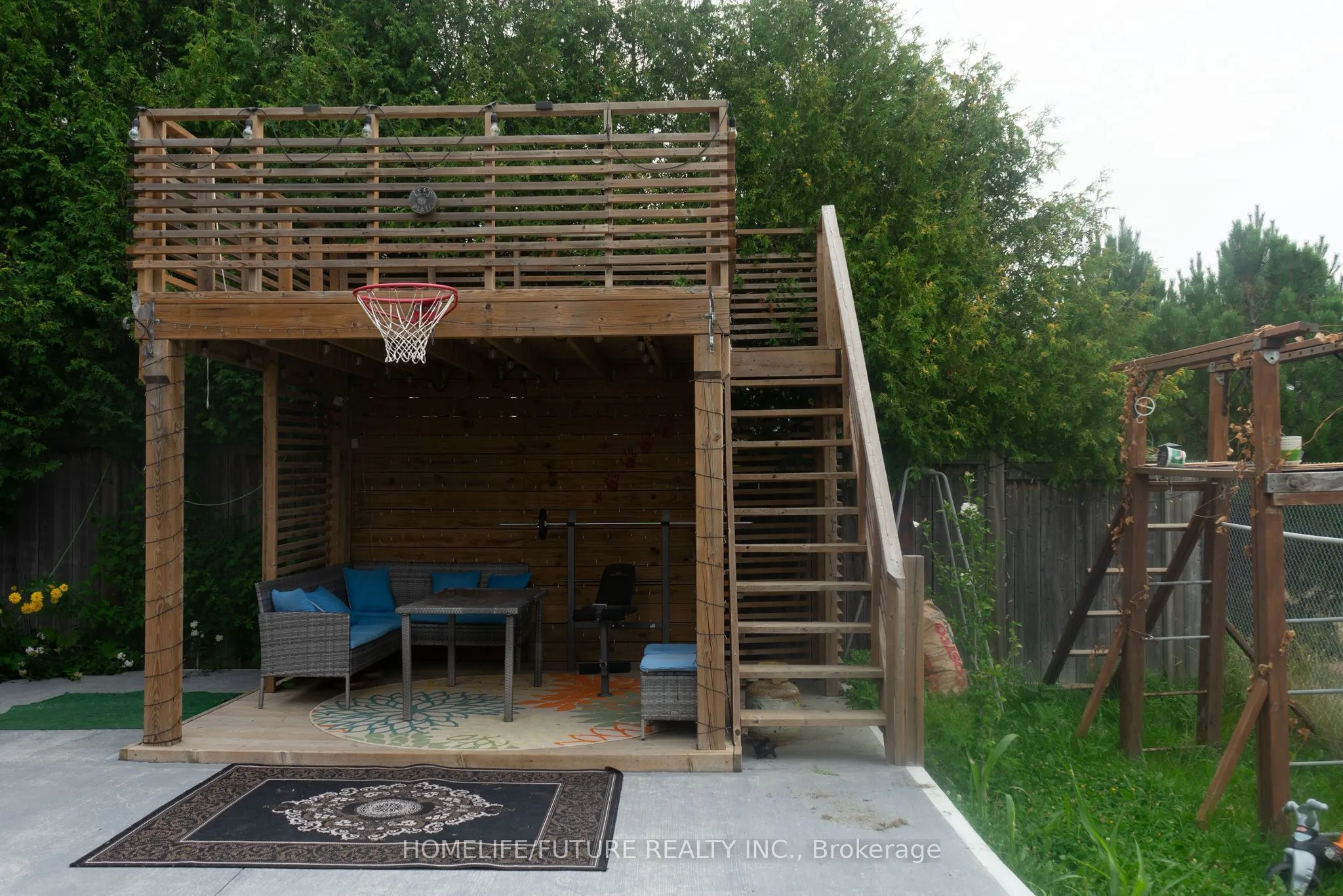 2076 Queensbury Drive