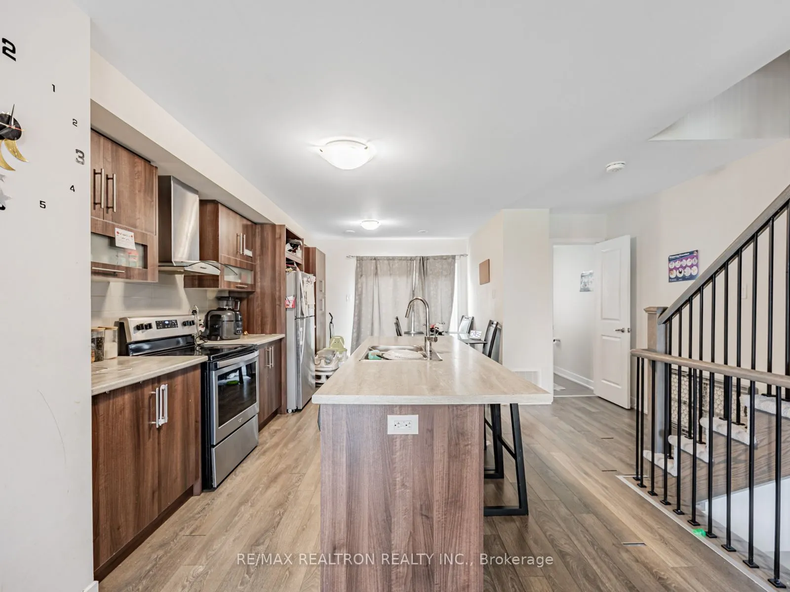 48 Shawfield Way