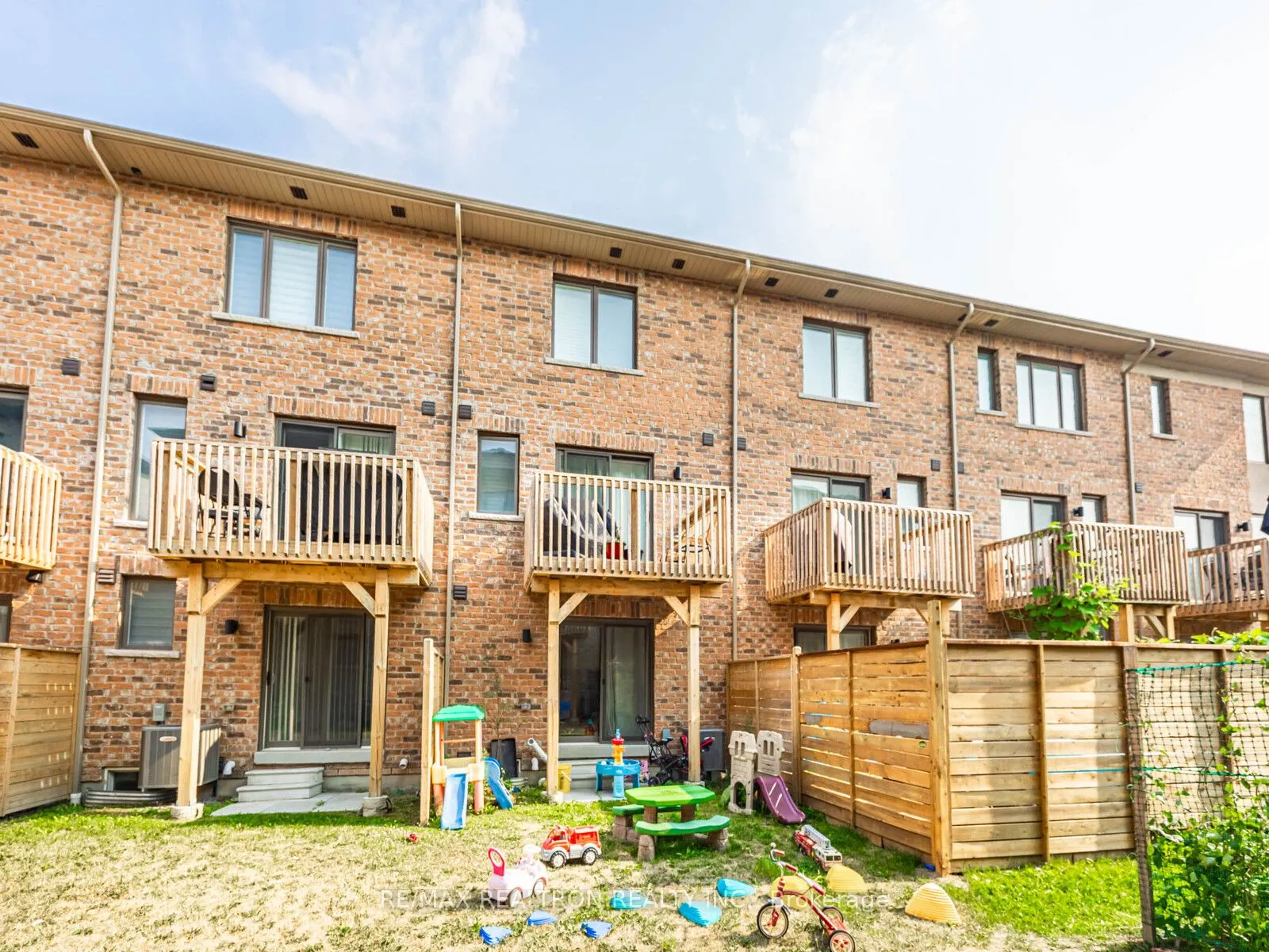 48 Shawfield Way