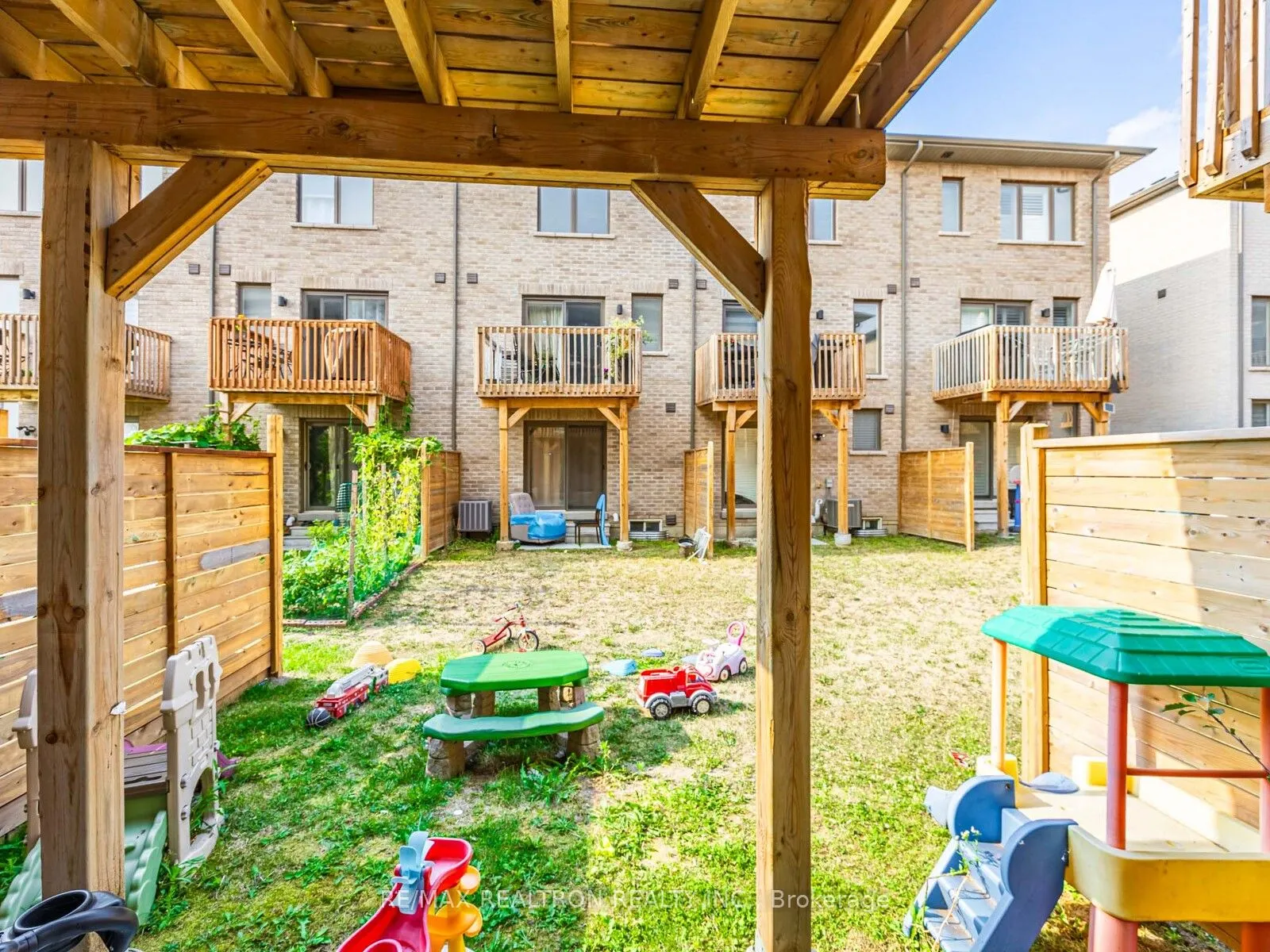 48 Shawfield Way