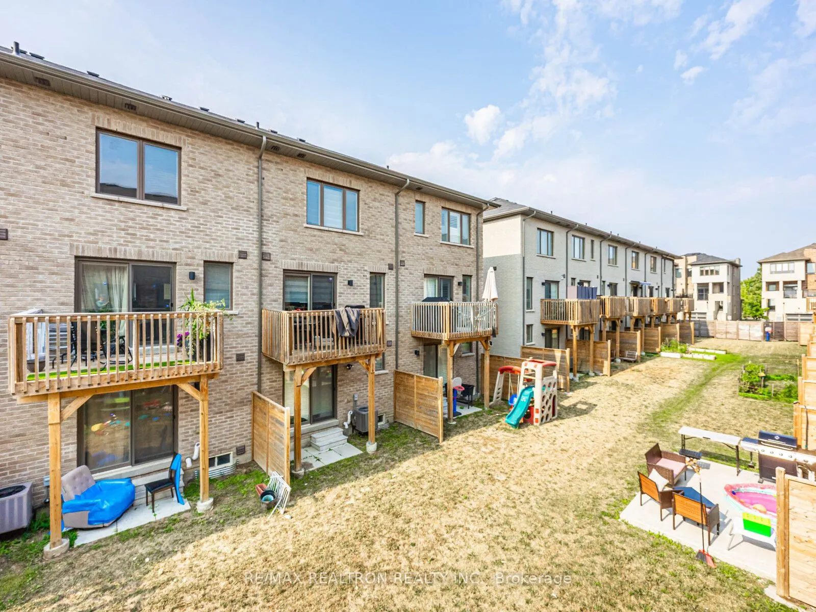 48 Shawfield Way