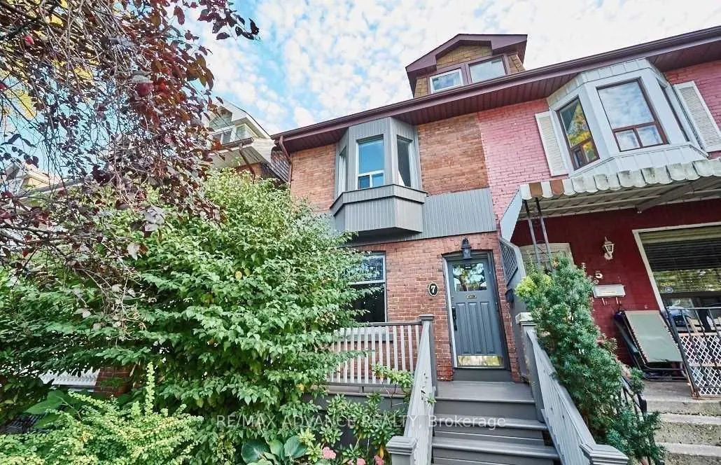7 Strathmore Boulevard