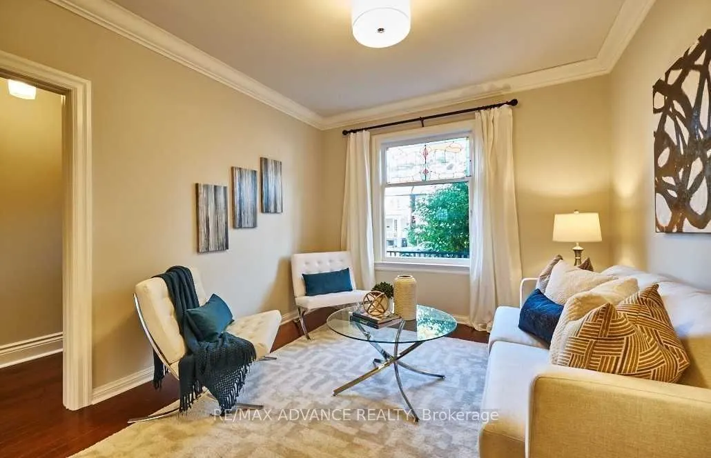 7 Strathmore Boulevard