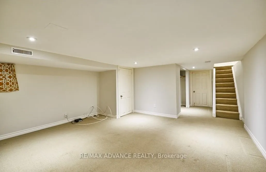 7 Strathmore Boulevard