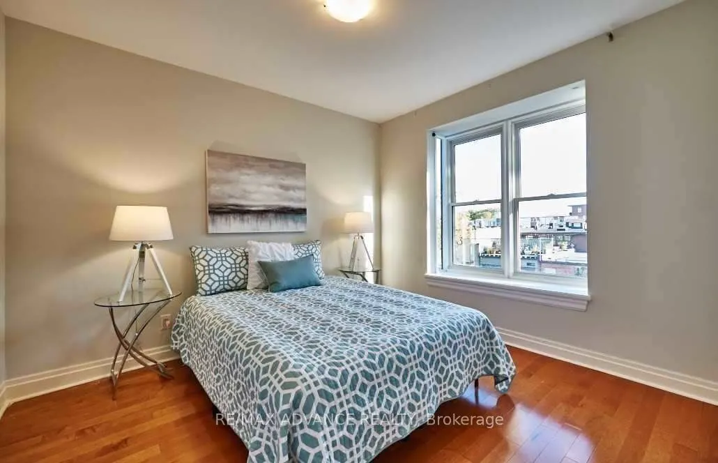 7 Strathmore Boulevard