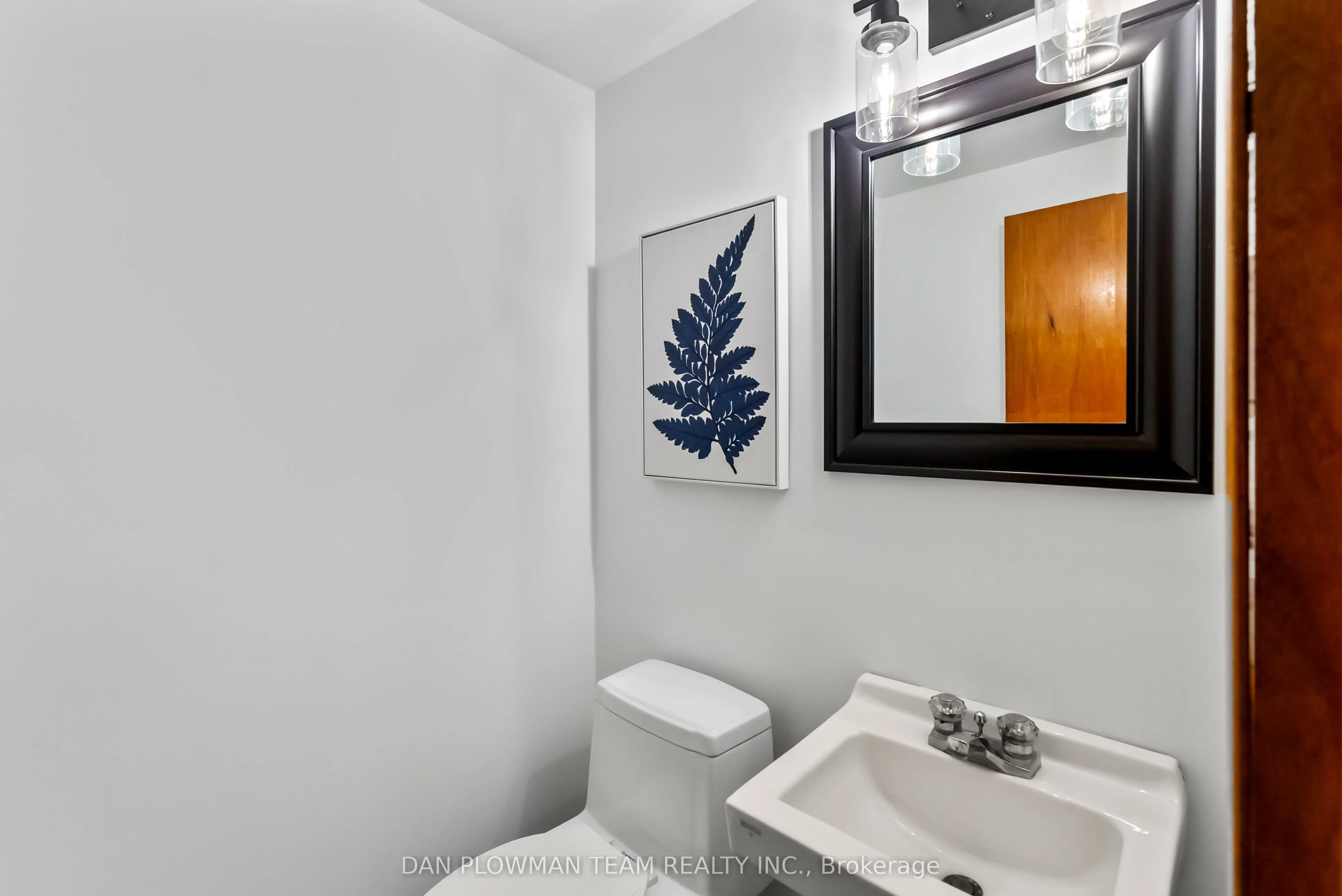 14724 Simcoe Street