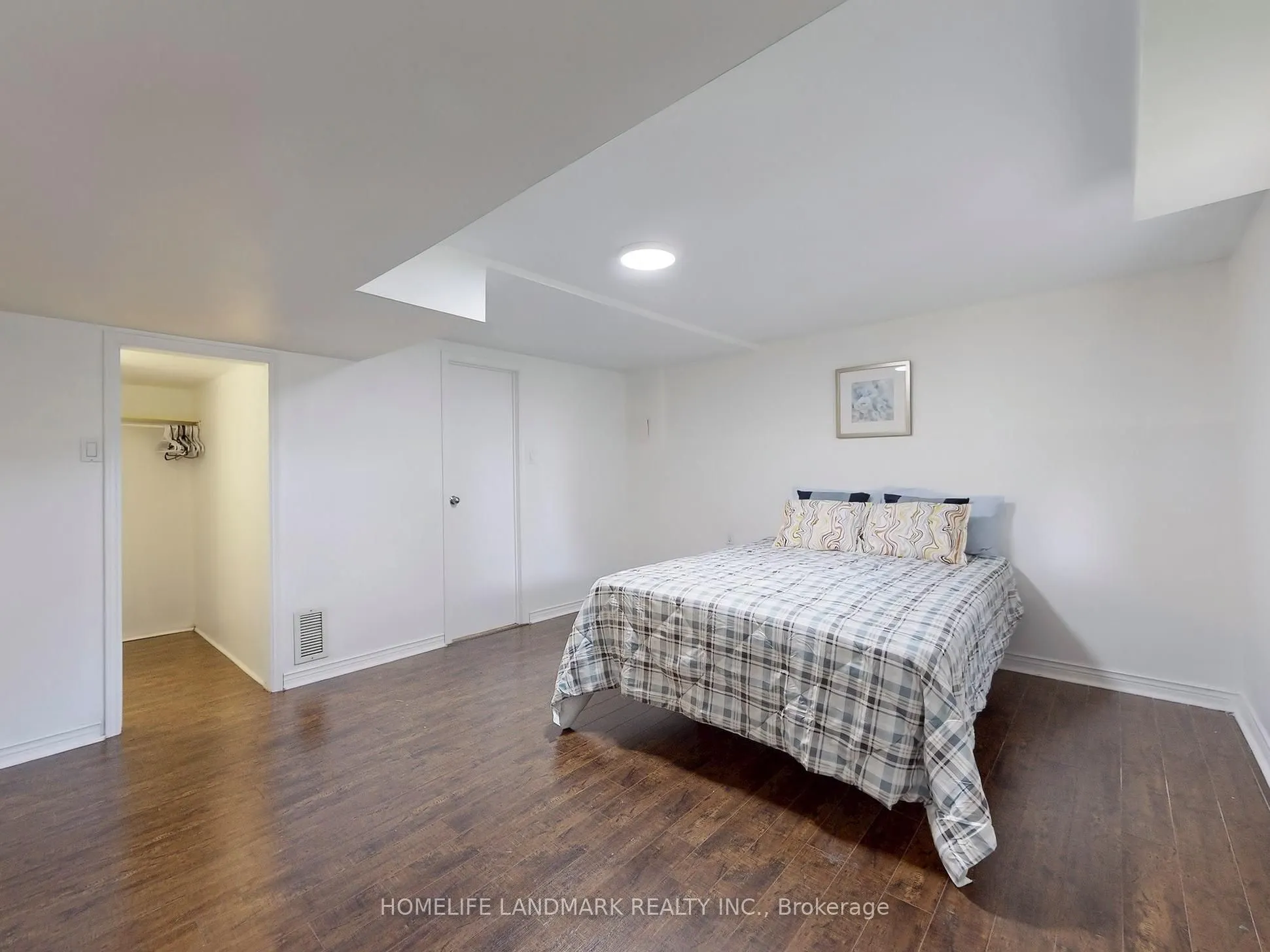 120 Ravenscroft Road