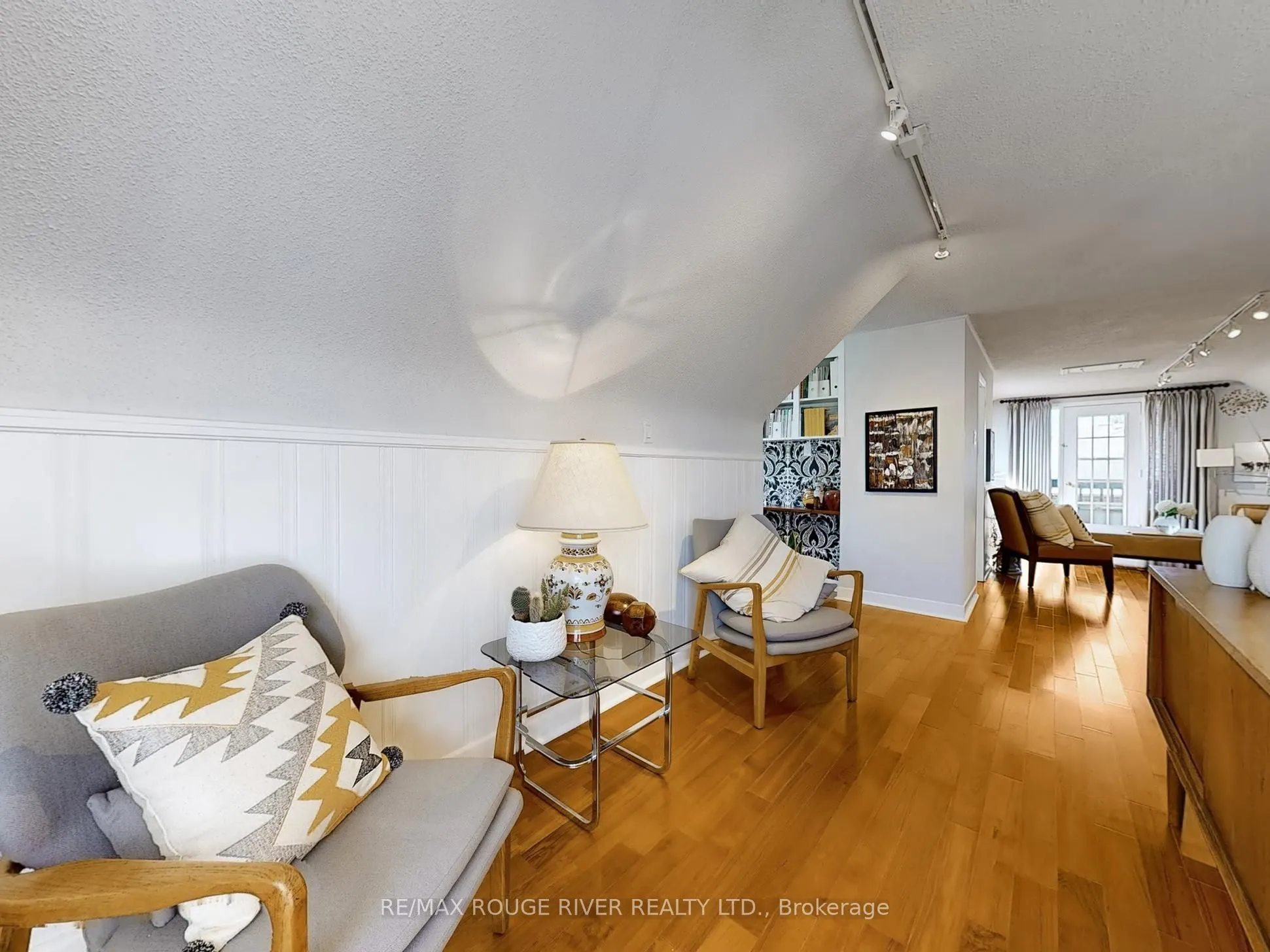 15 White Avenue