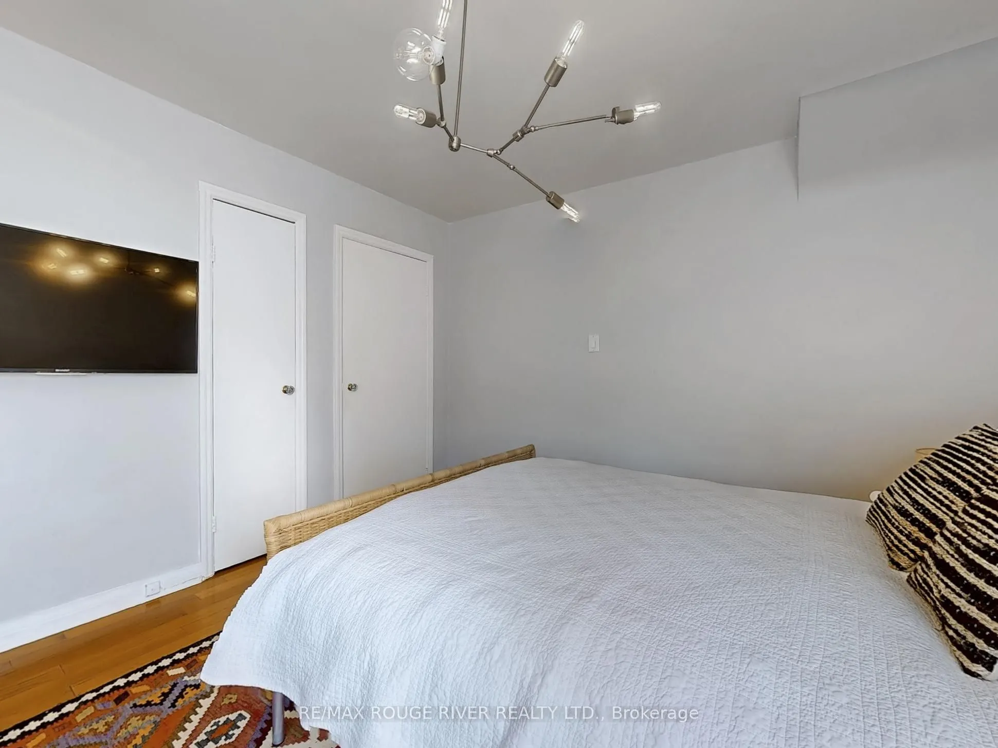 15 White Avenue