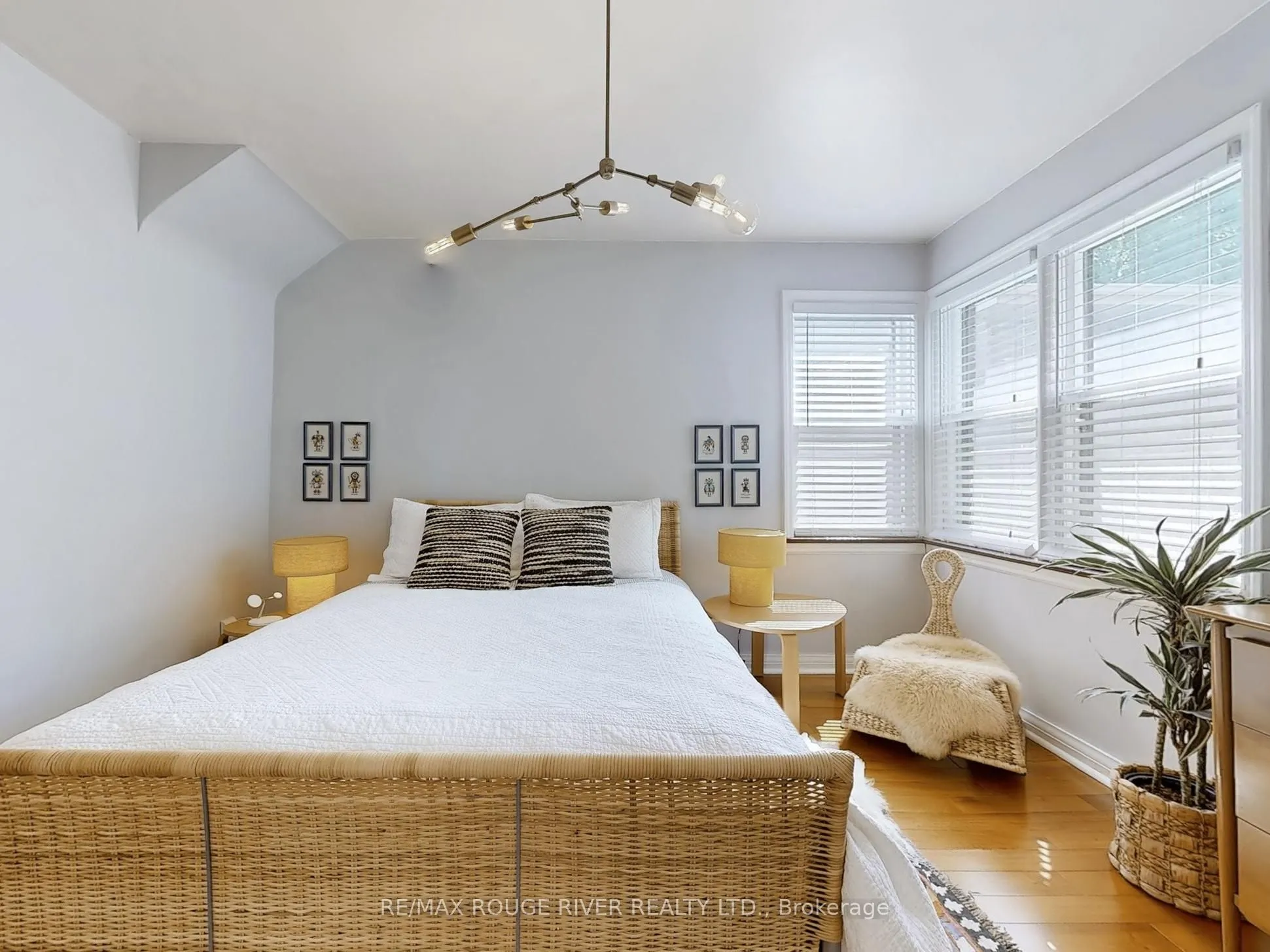 15 White Avenue
