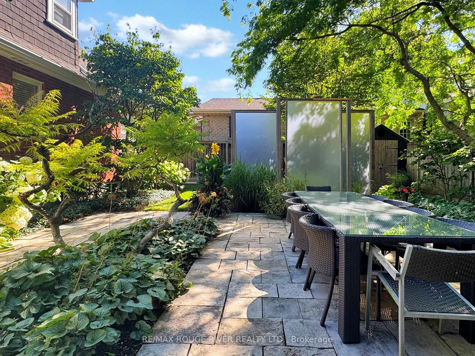 15 White Avenue