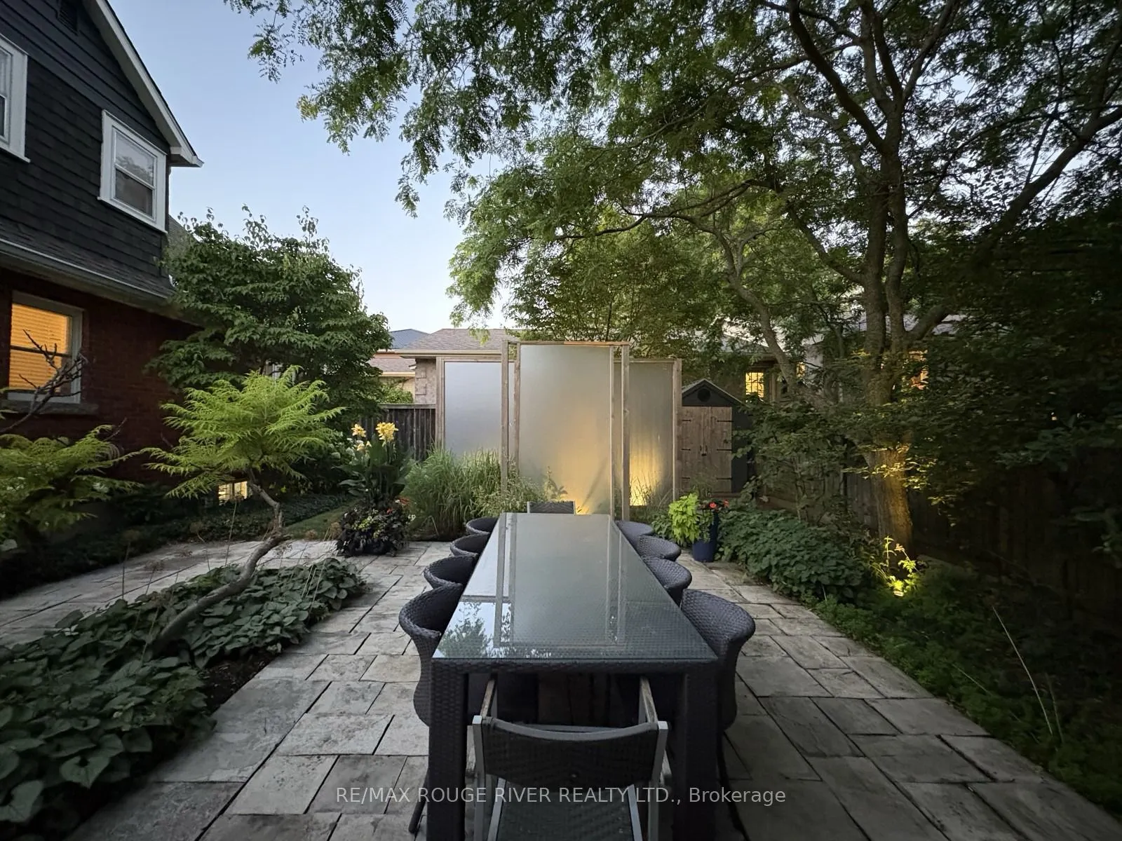 15 White Avenue