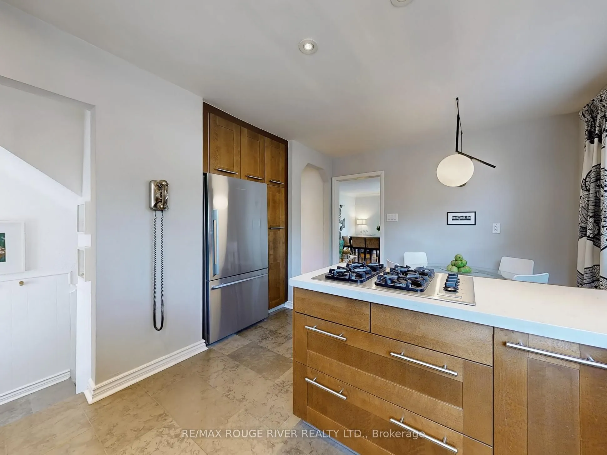 15 White Avenue