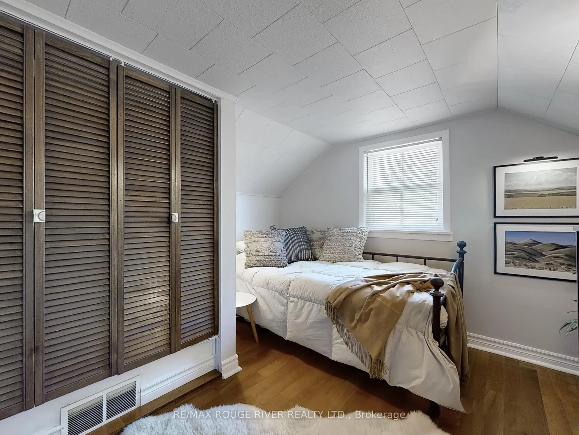 15 White Avenue
