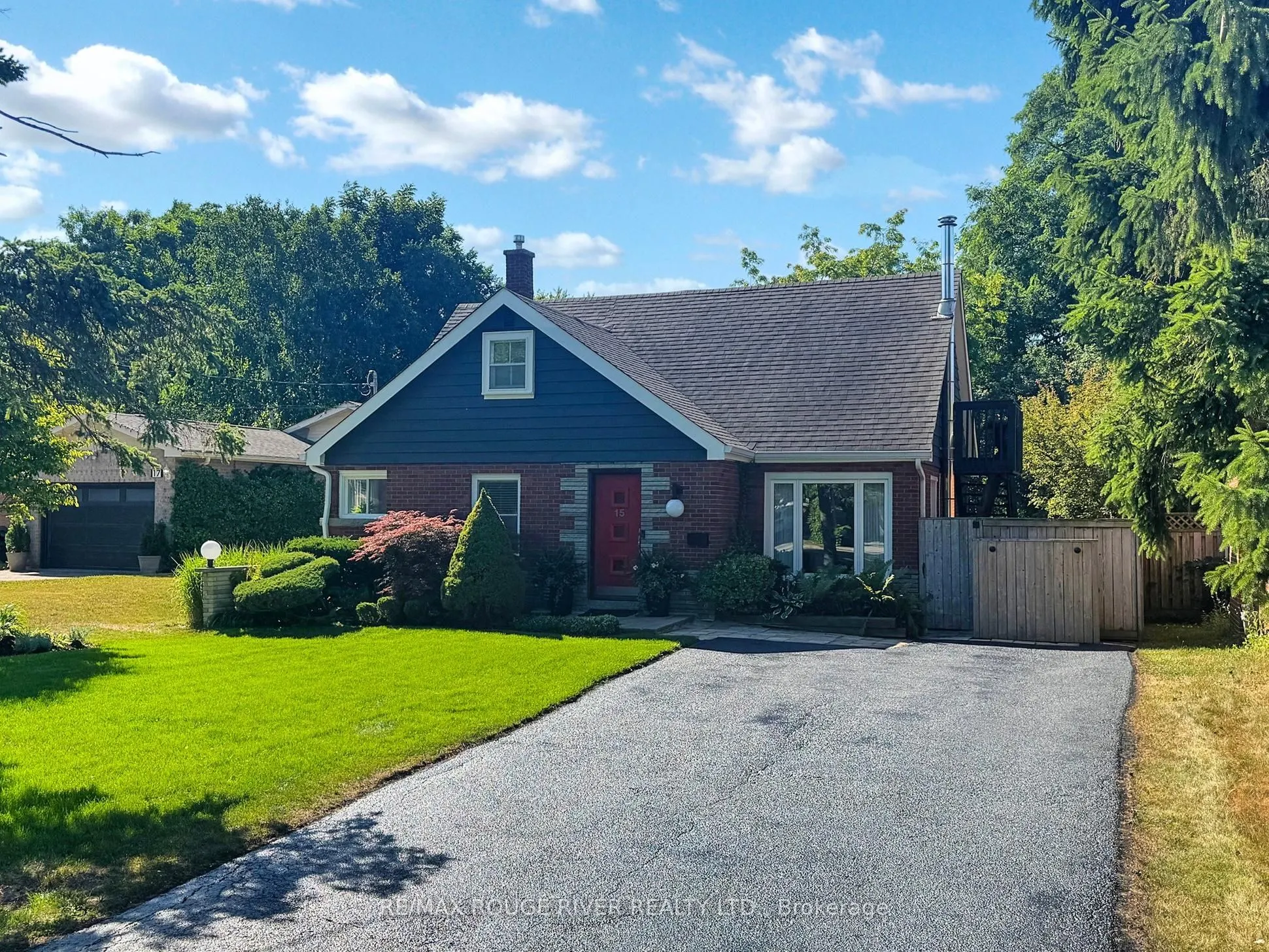 15 White Avenue