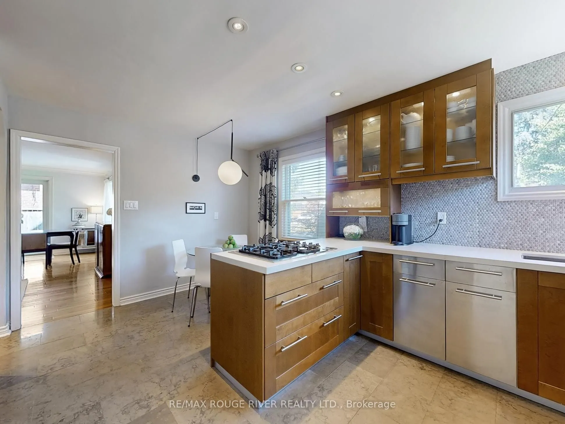 15 White Avenue