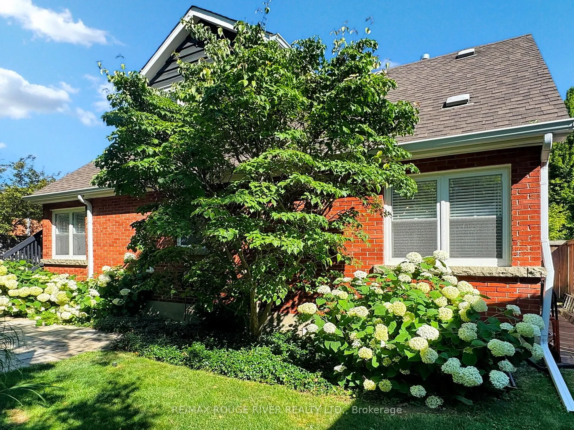 15 White Avenue