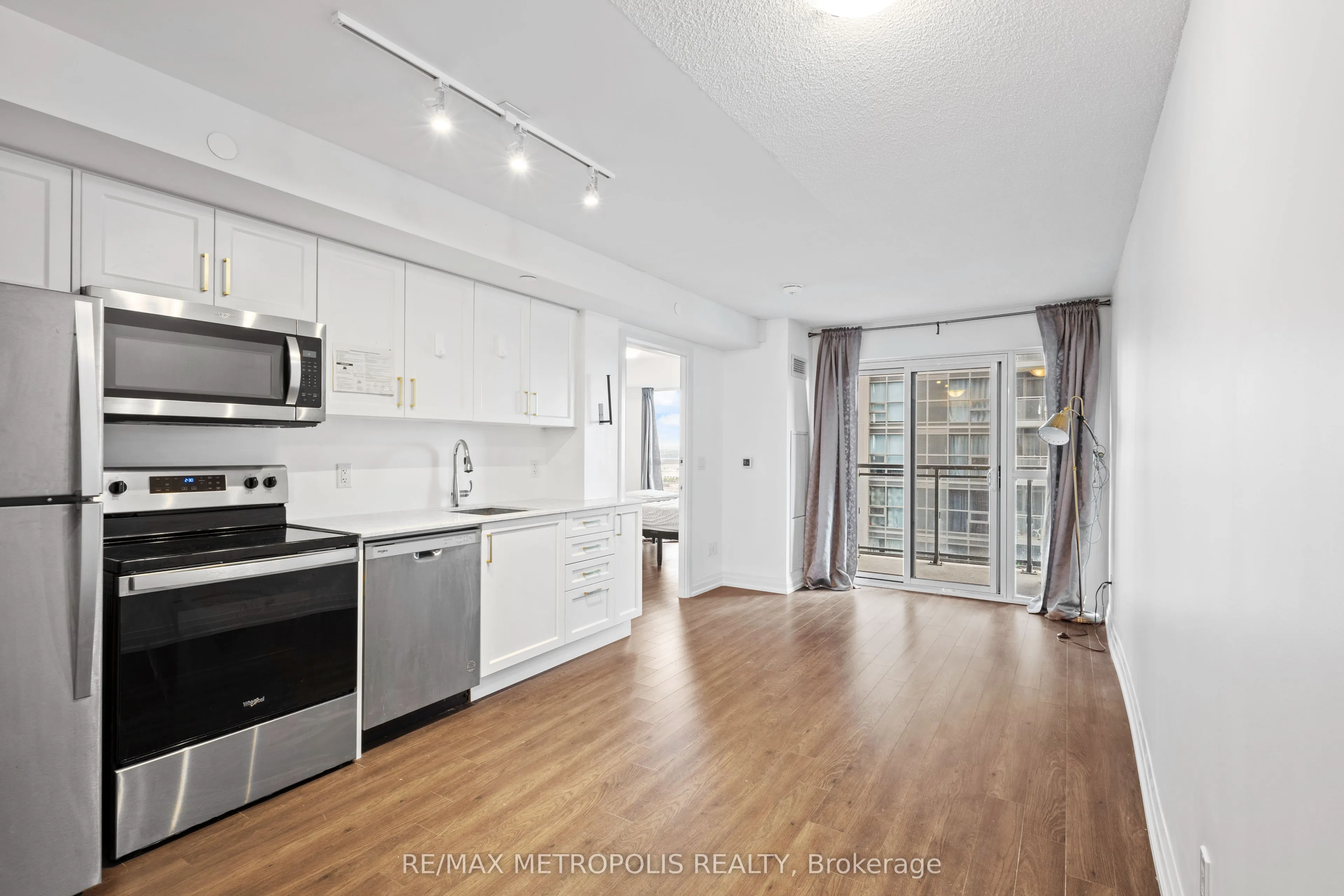 20 Meadowglen Place, #2310