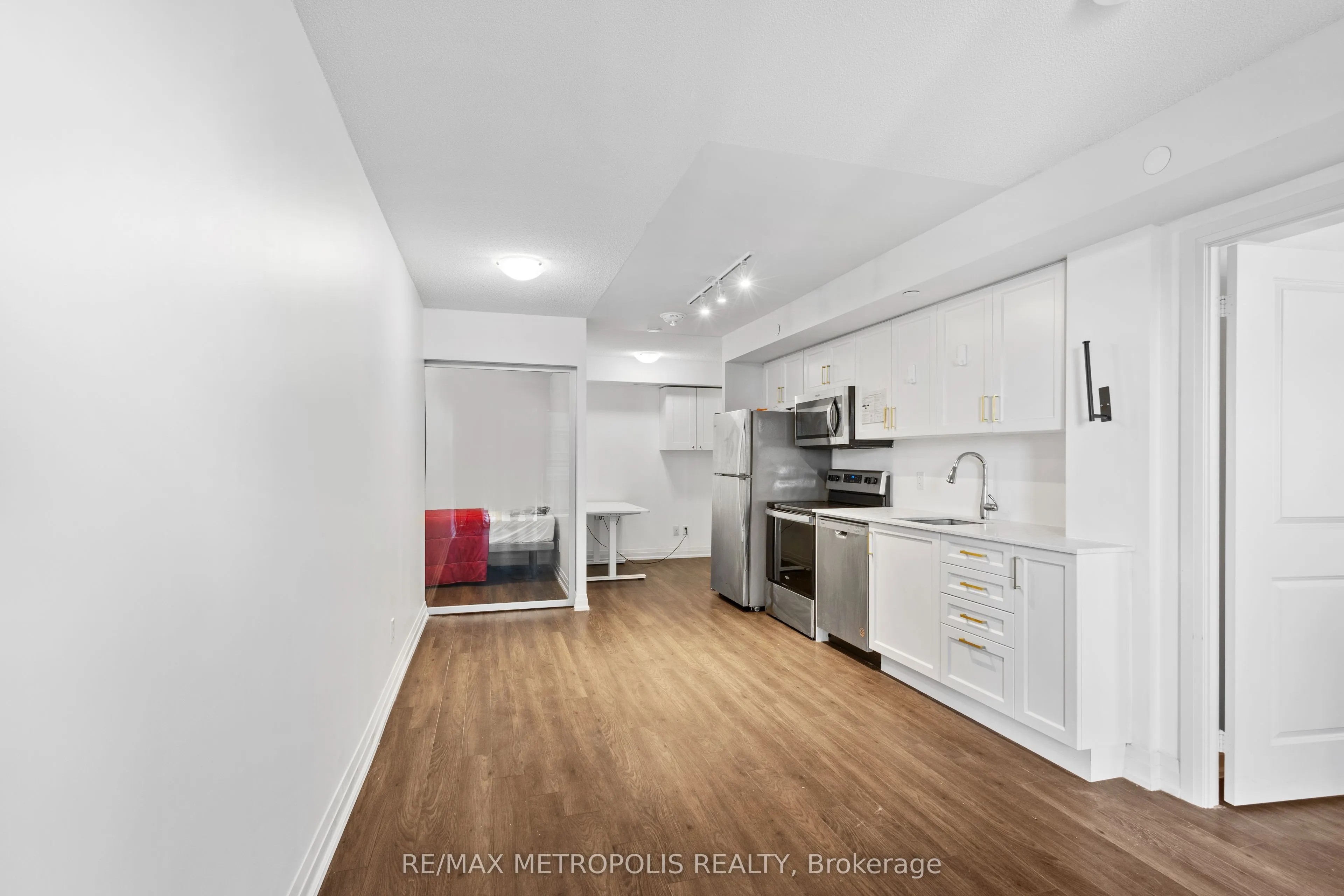 20 Meadowglen Place, #2310