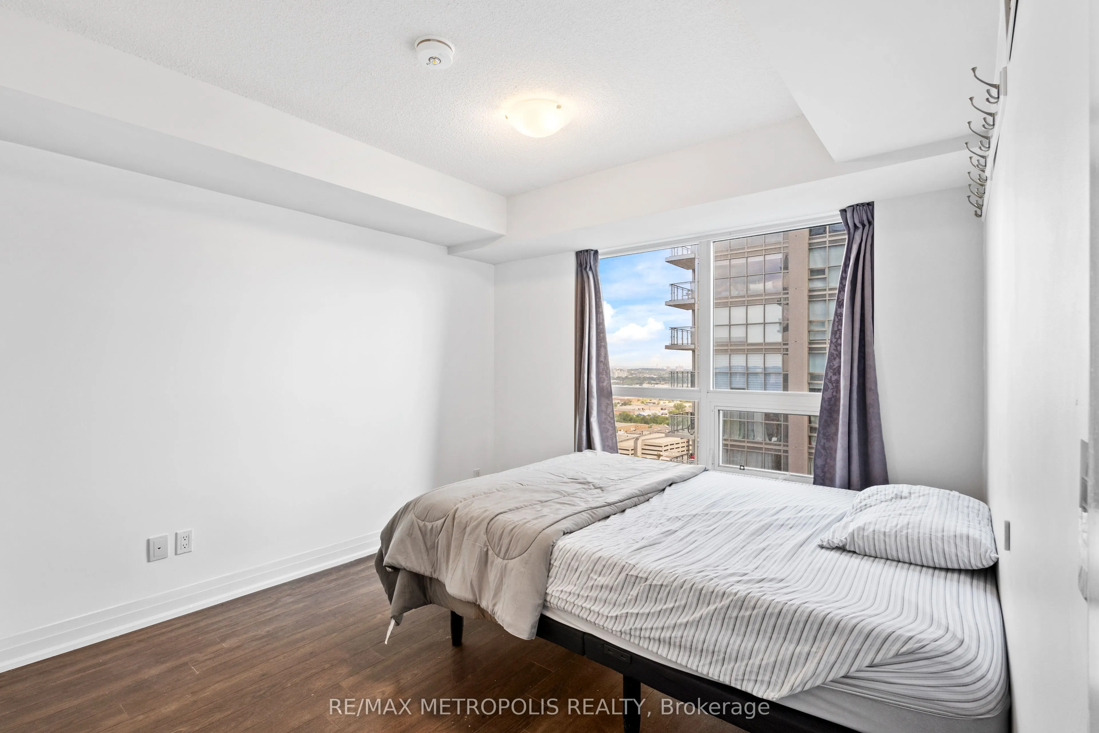 20 Meadowglen Place, #2310
