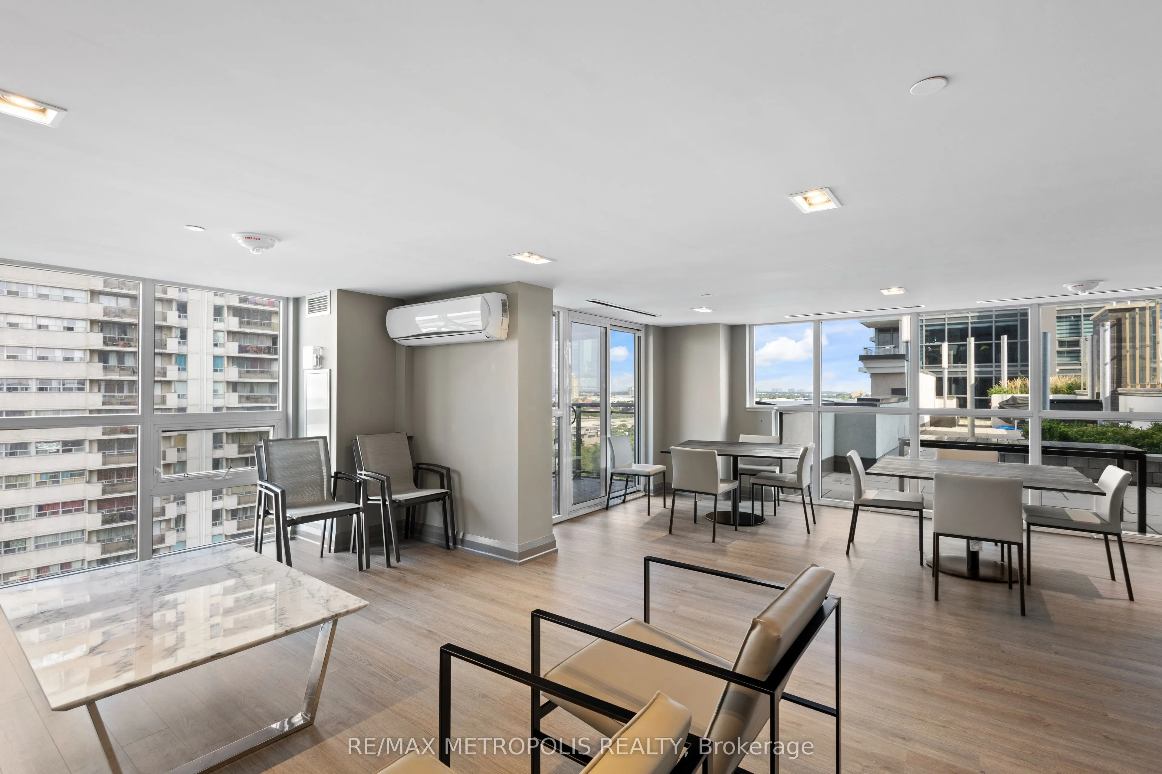 20 Meadowglen Place, #2310