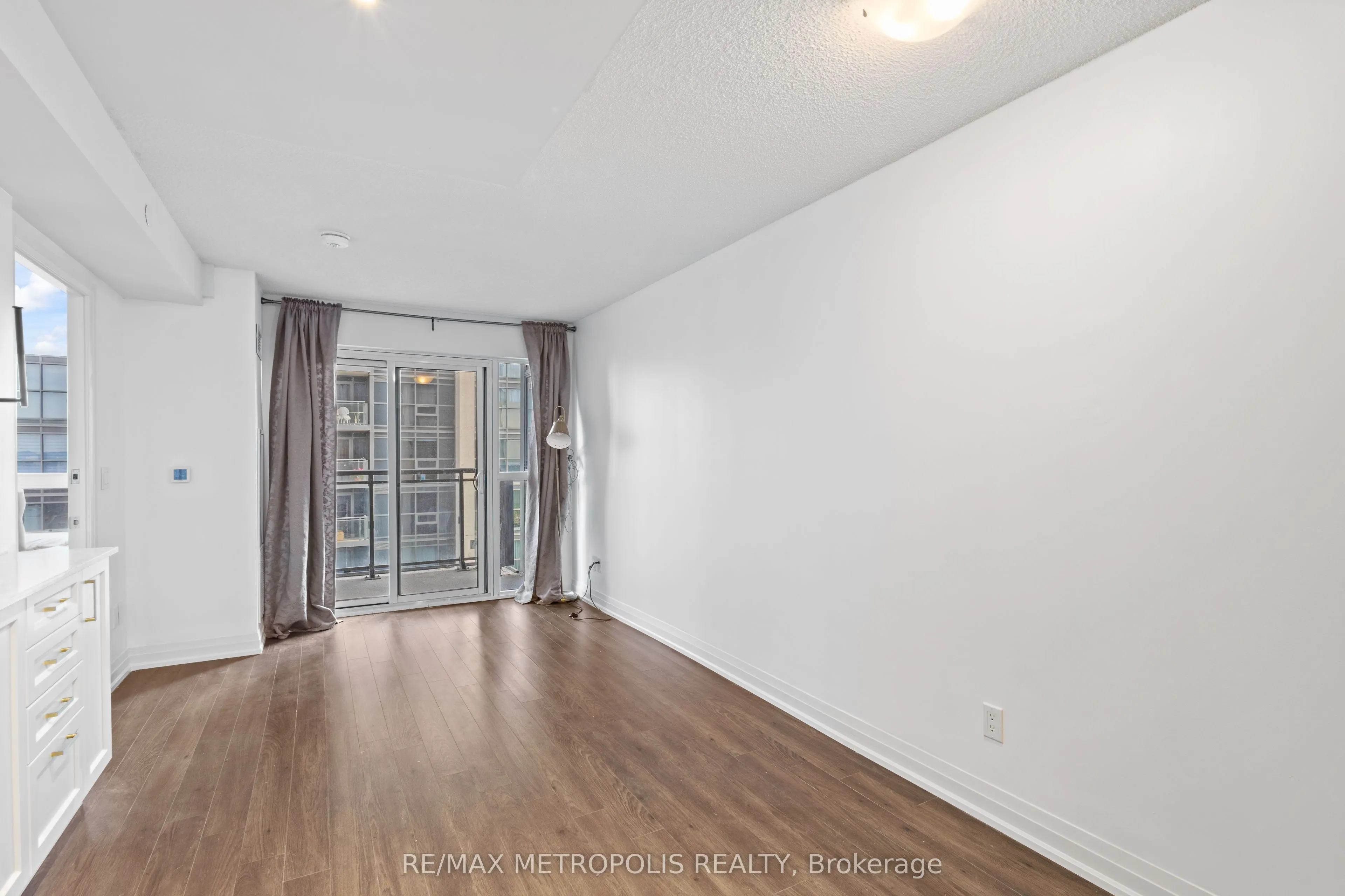 20 Meadowglen Place, #2310