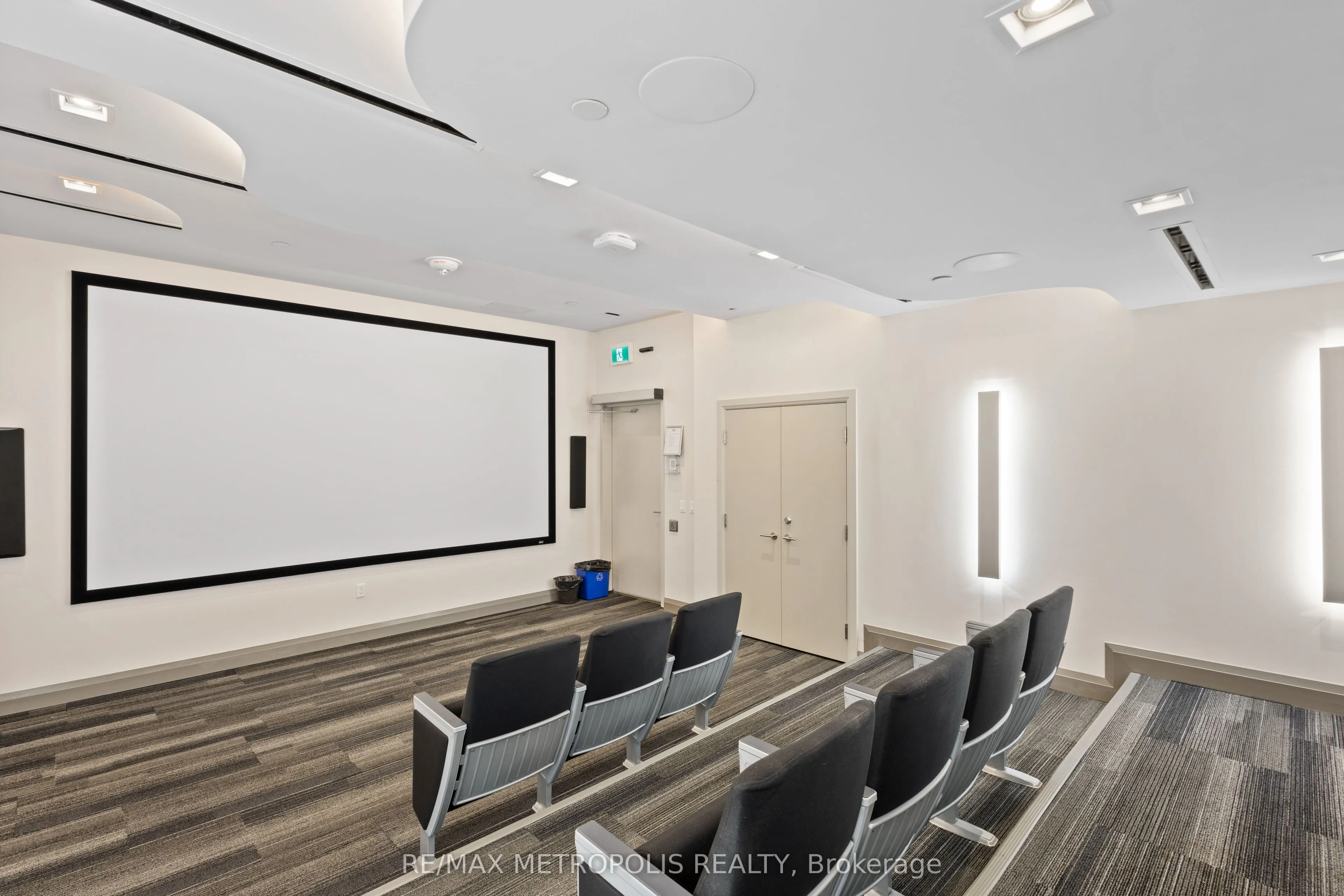 20 Meadowglen Place, #2310