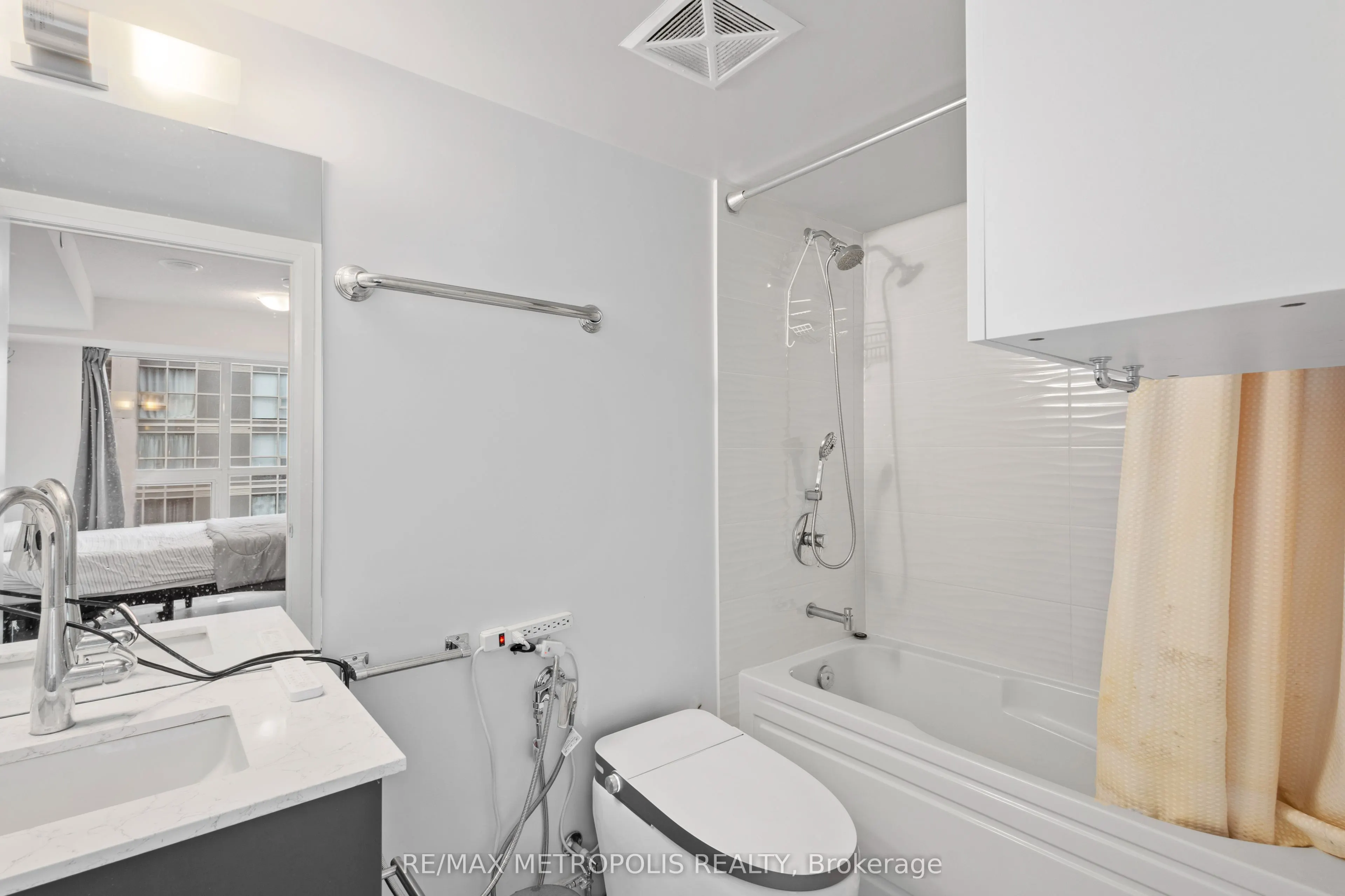 20 Meadowglen Place, #2310
