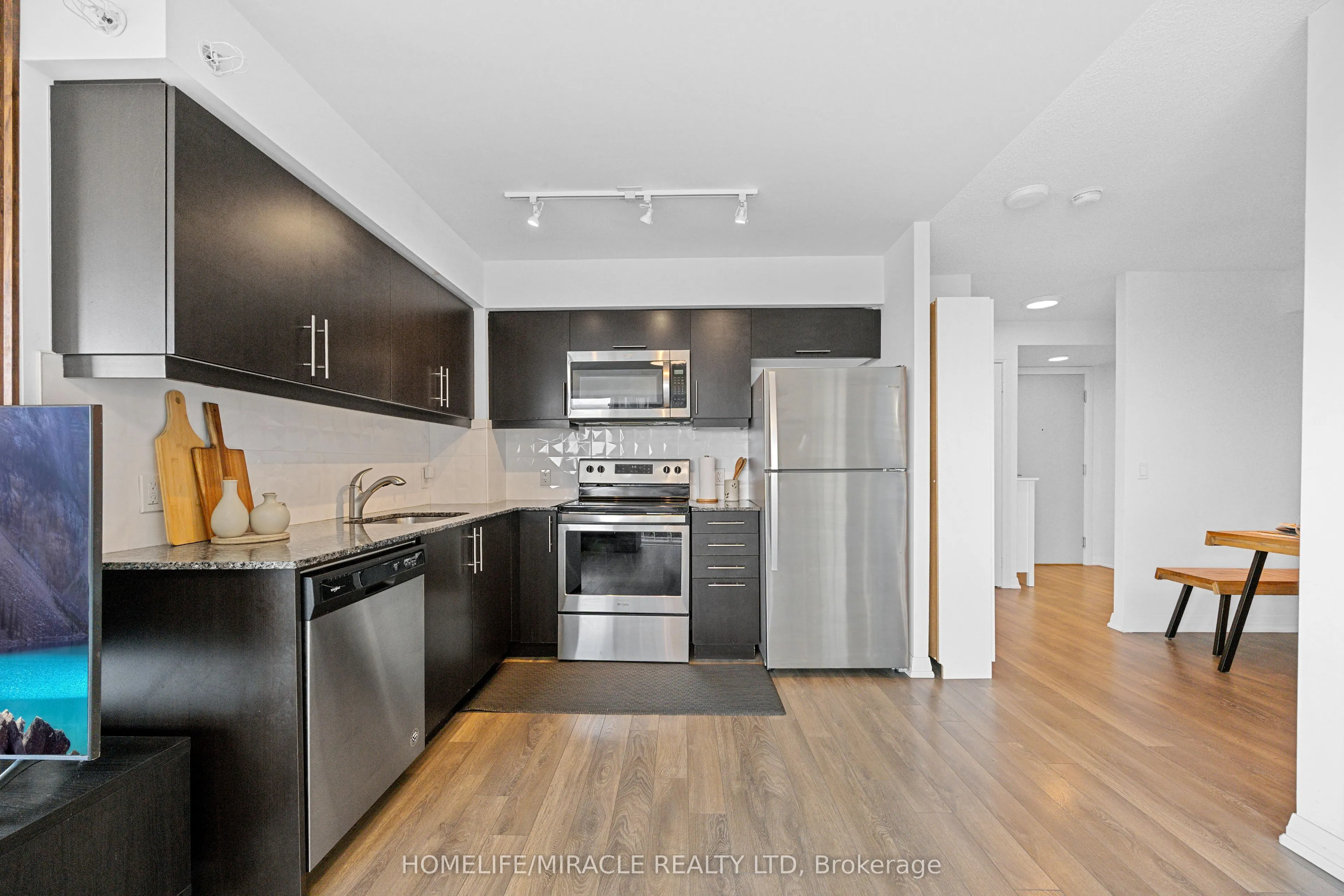 30 Meadowglen Place, #2002