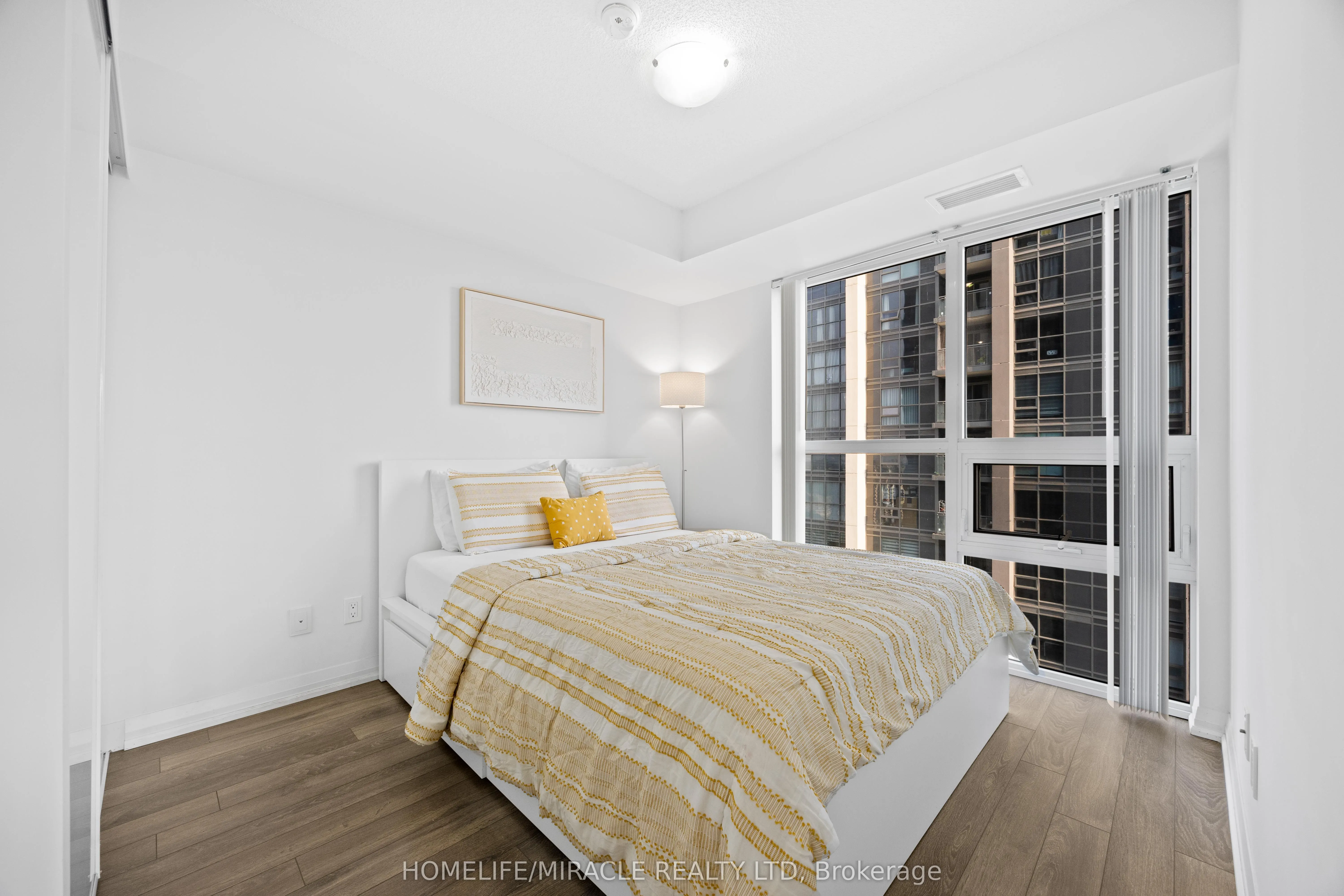 30 Meadowglen Place, #2002