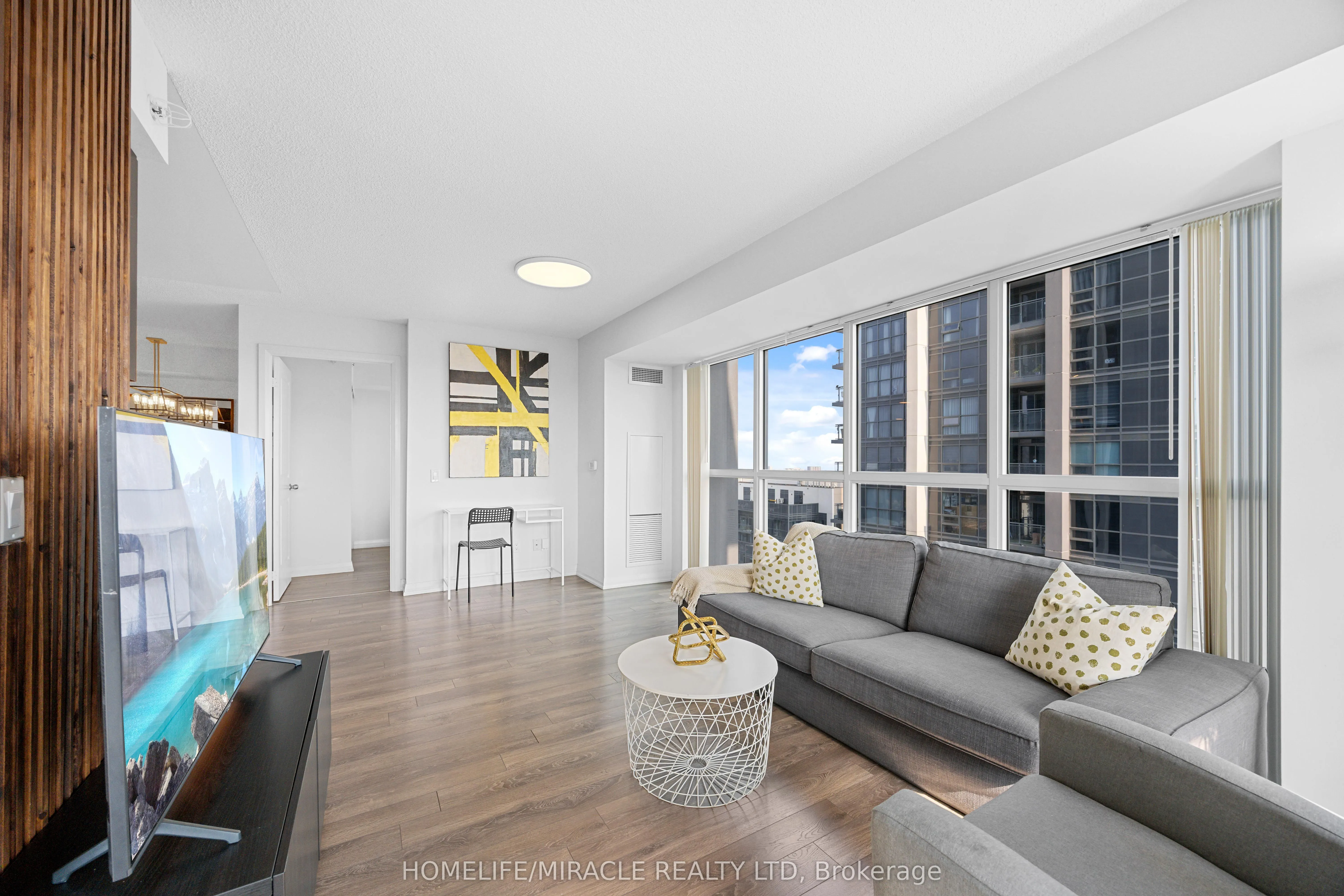 30 Meadowglen Place, #2002