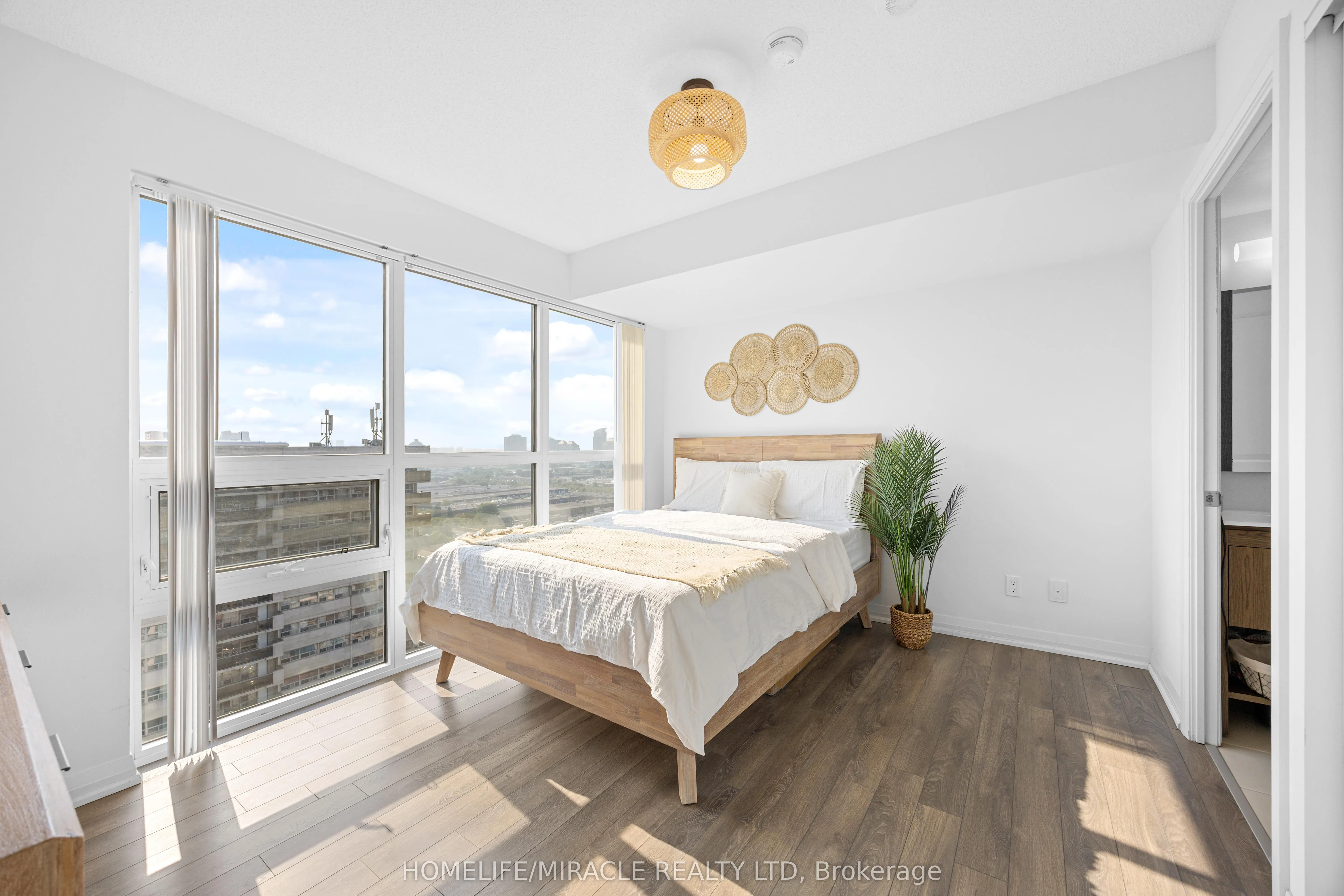 30 Meadowglen Place, #2002