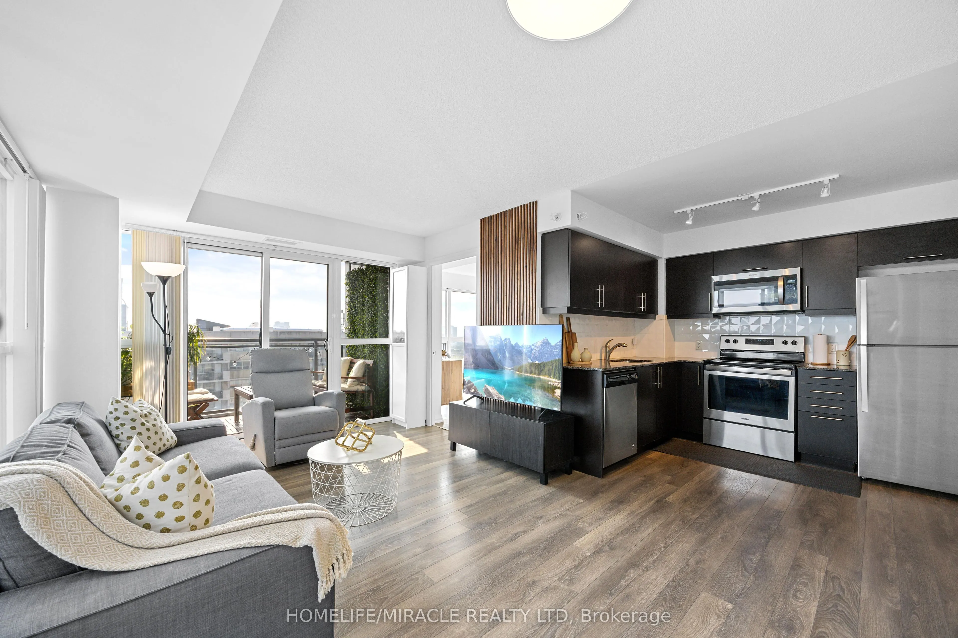 30 Meadowglen Place, #2002