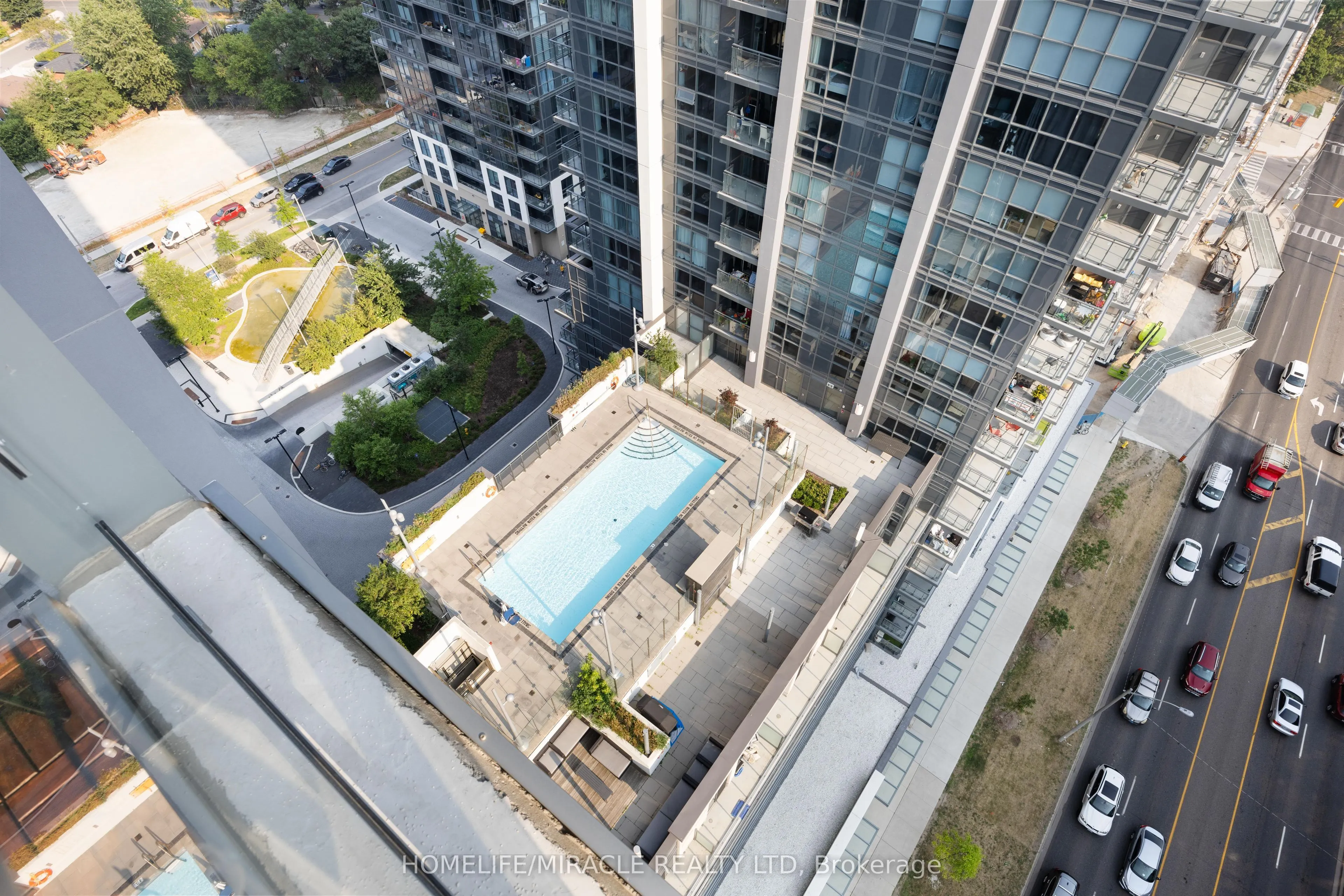 30 Meadowglen Place, #2002