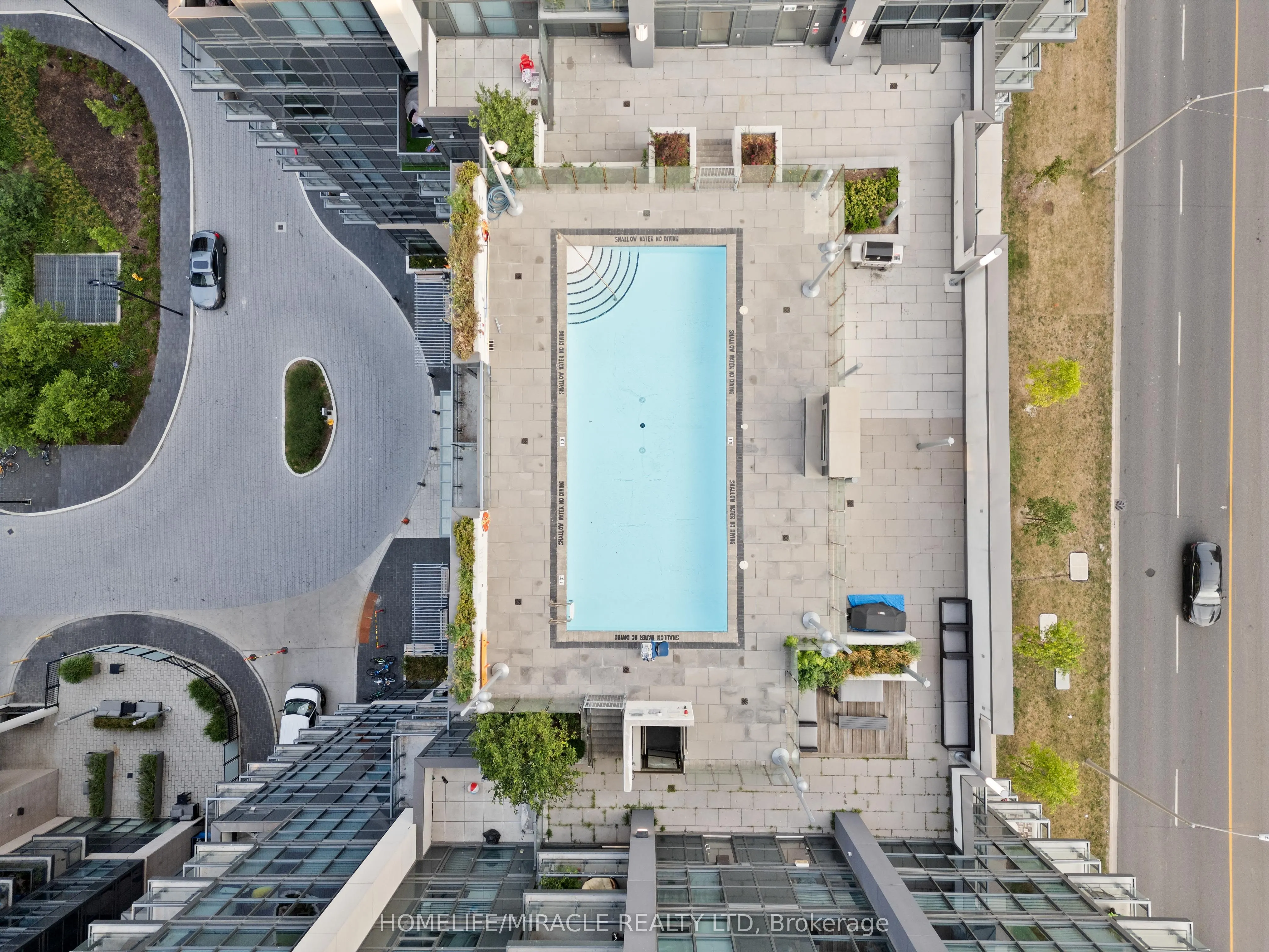 30 Meadowglen Place, #2002