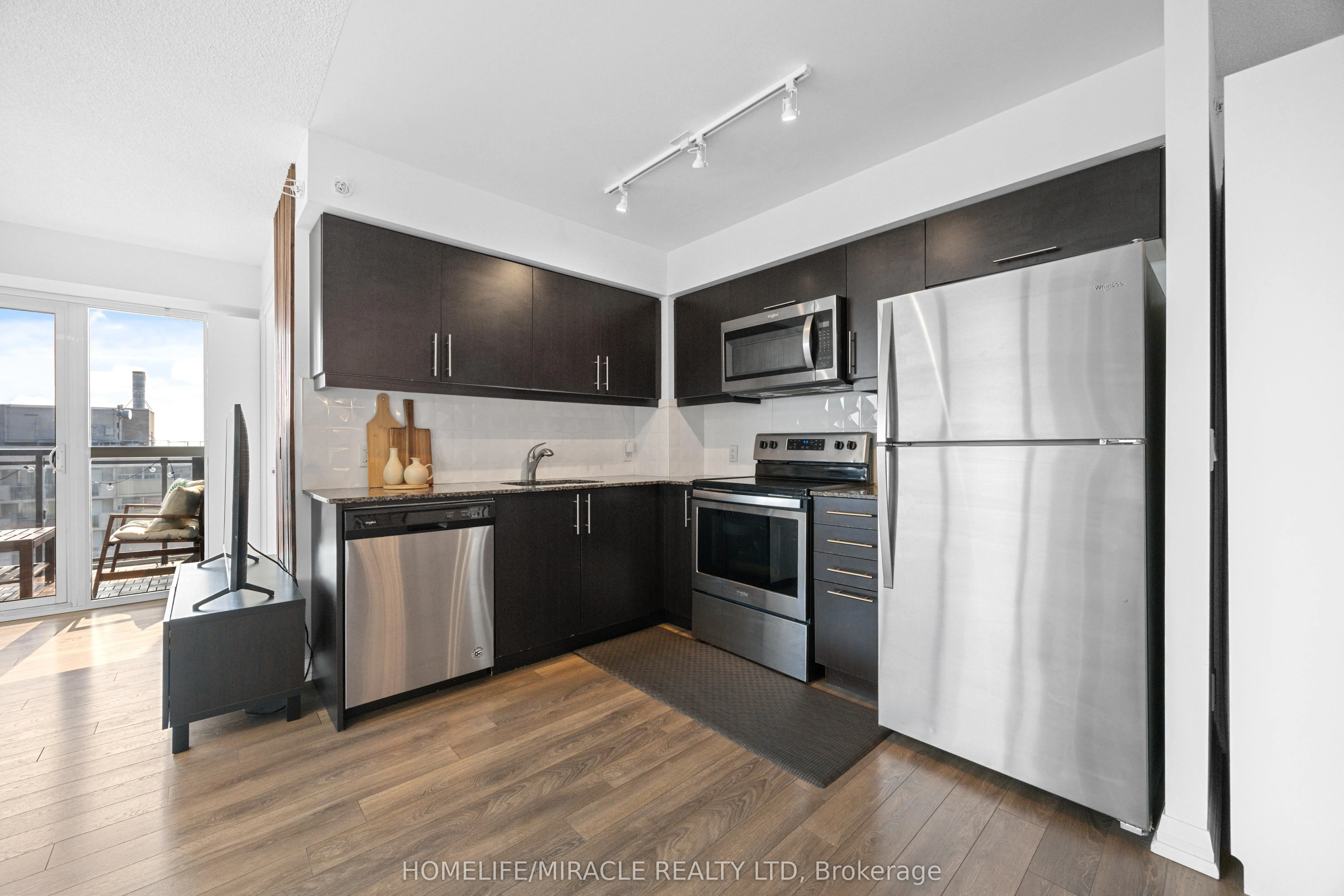 30 Meadowglen Place, #2002