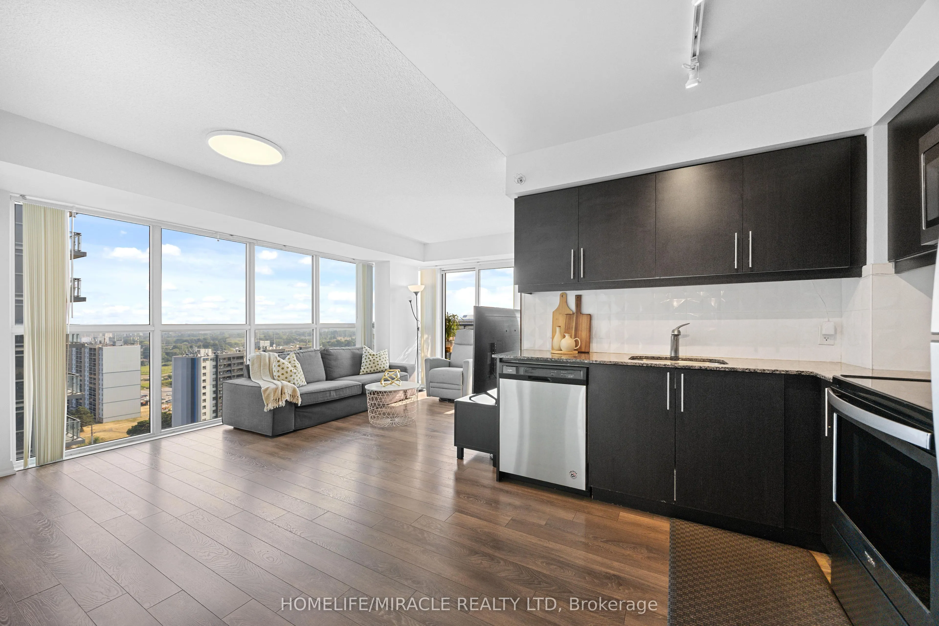 30 Meadowglen Place, #2002
