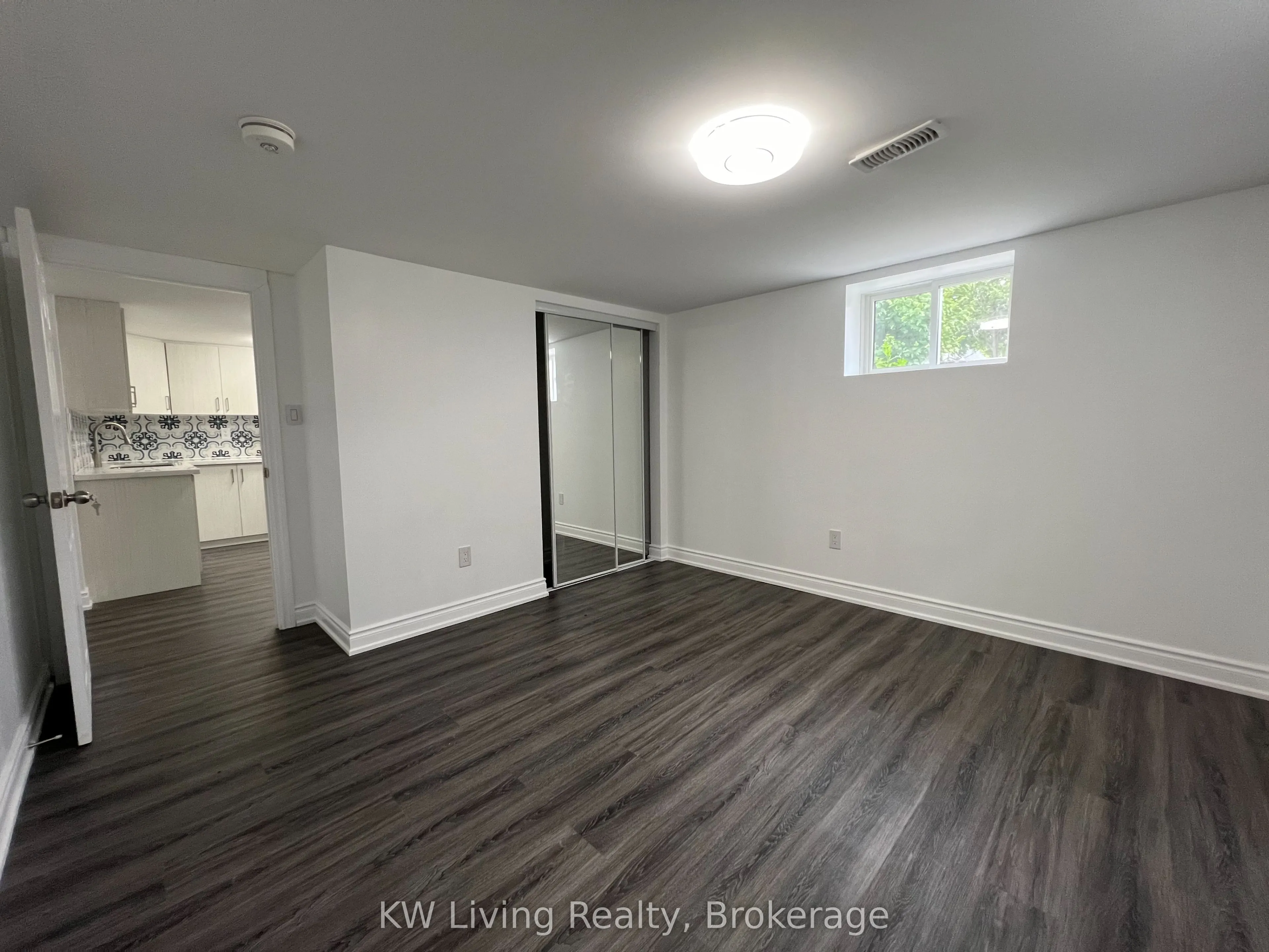 35 Vauxhall Drive, #Lower