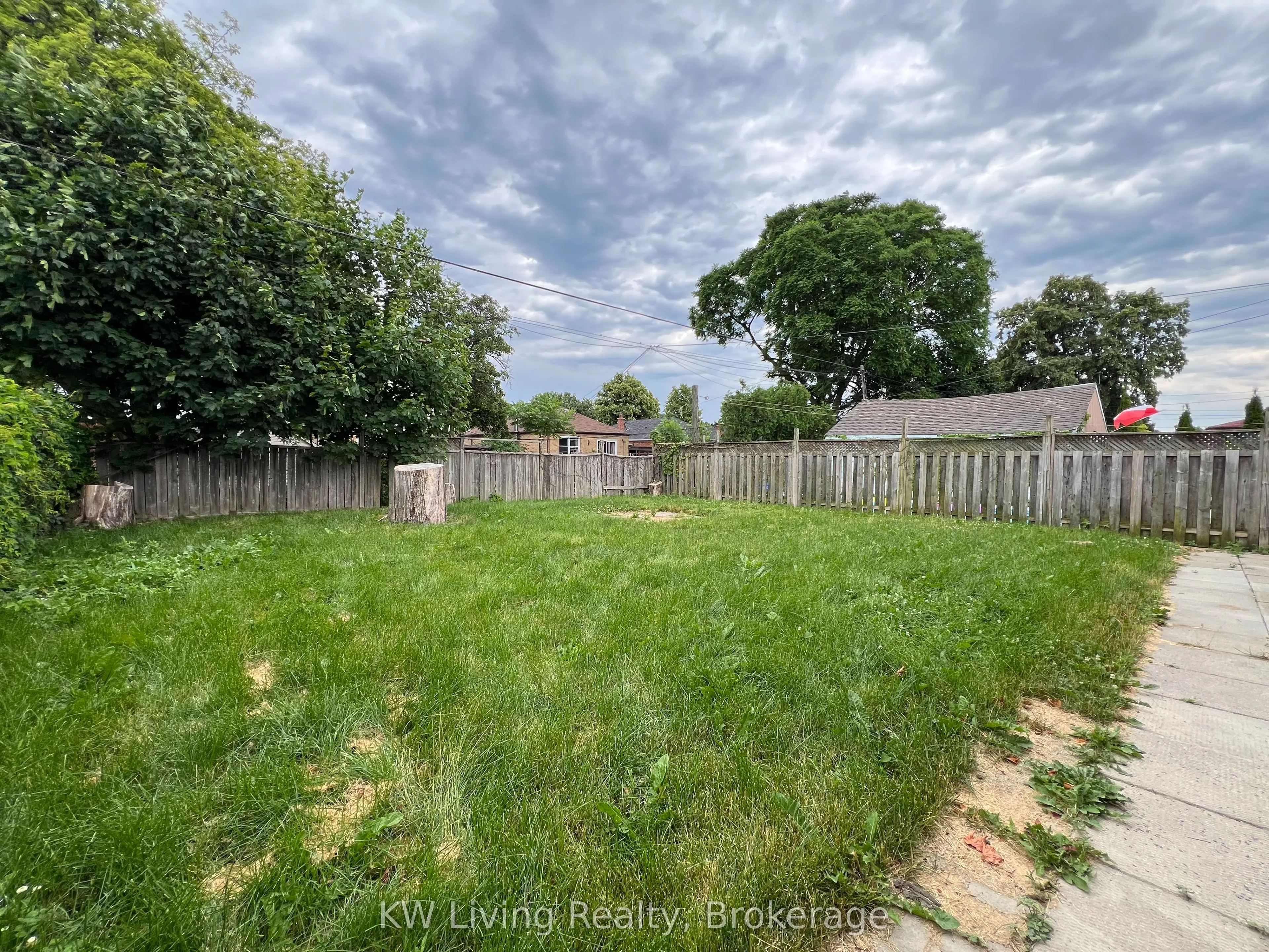 35 Vauxhall Drive, #Lower