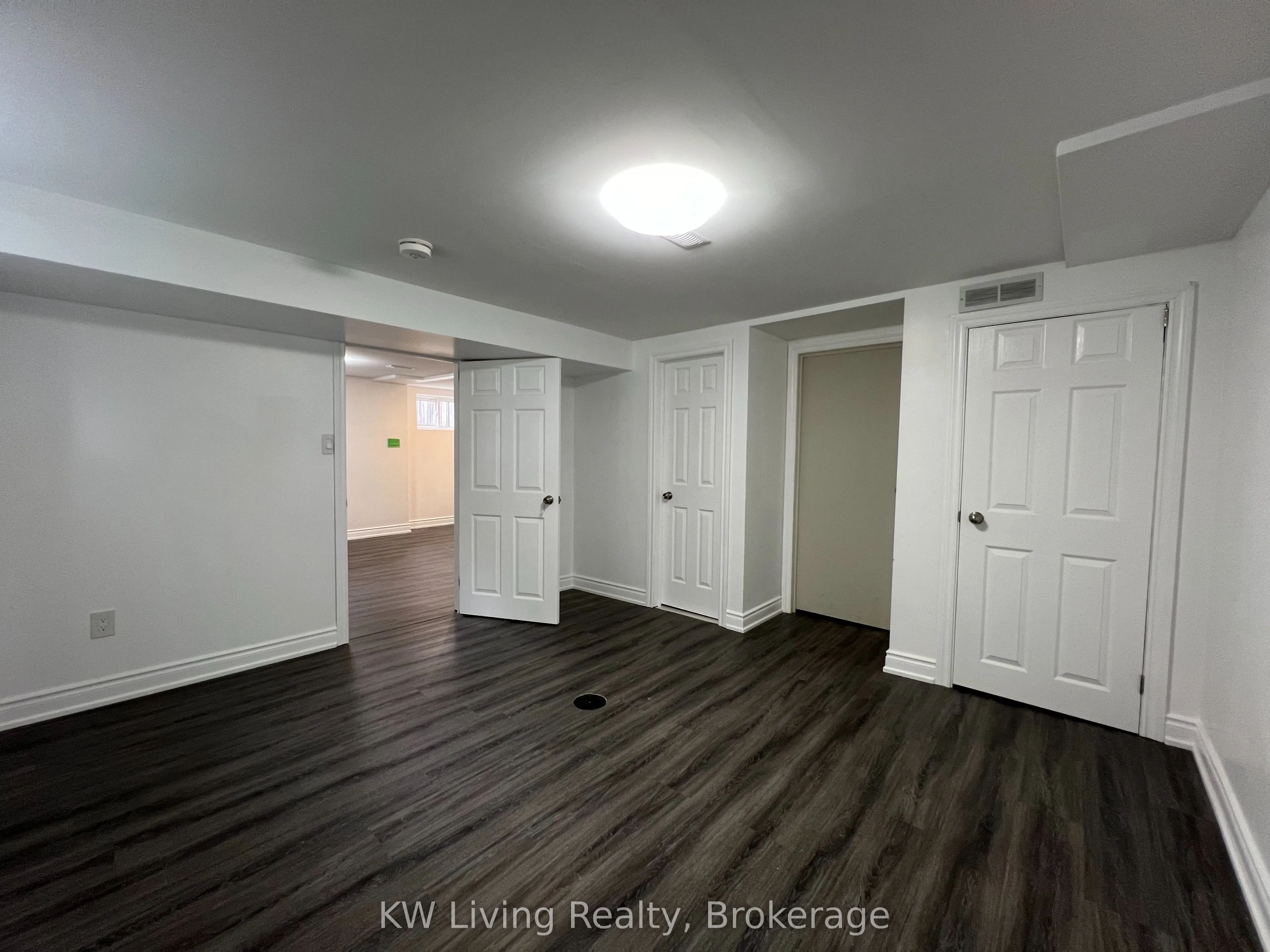 35 Vauxhall Drive, #Lower