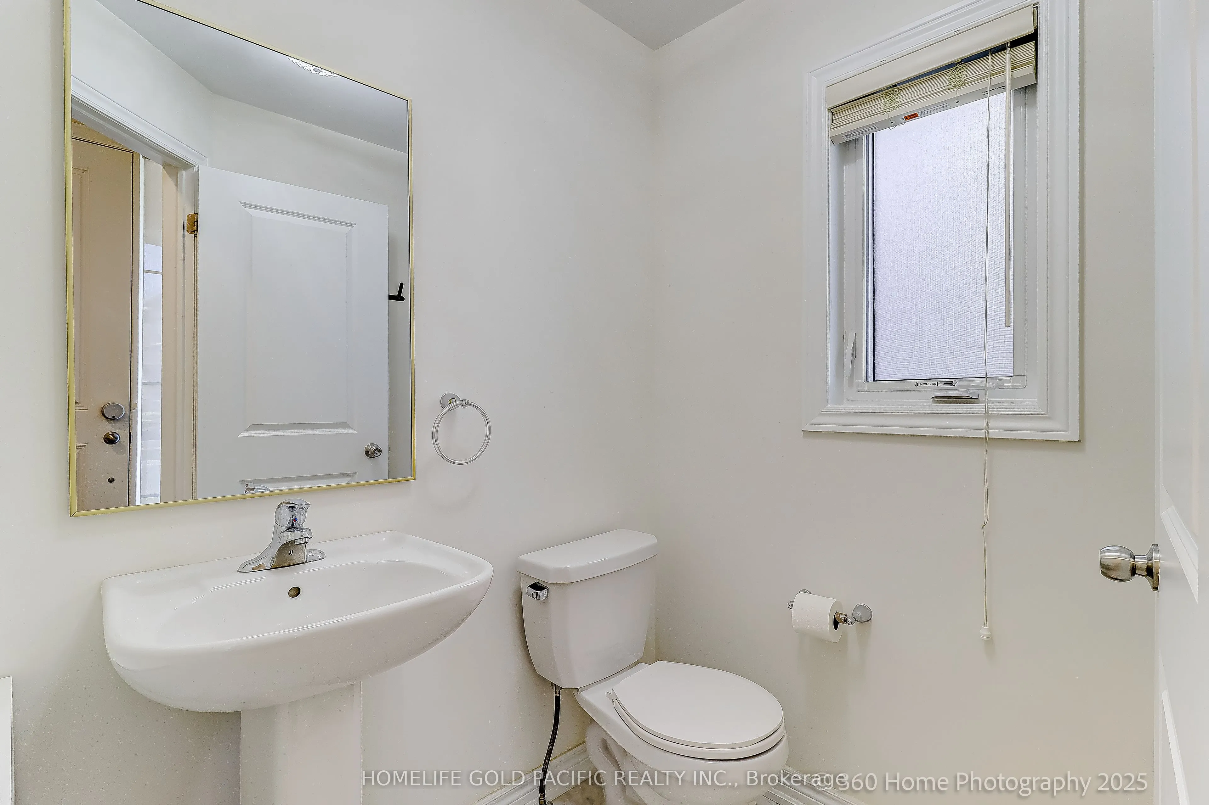 211 Ronald Hooper Avenue