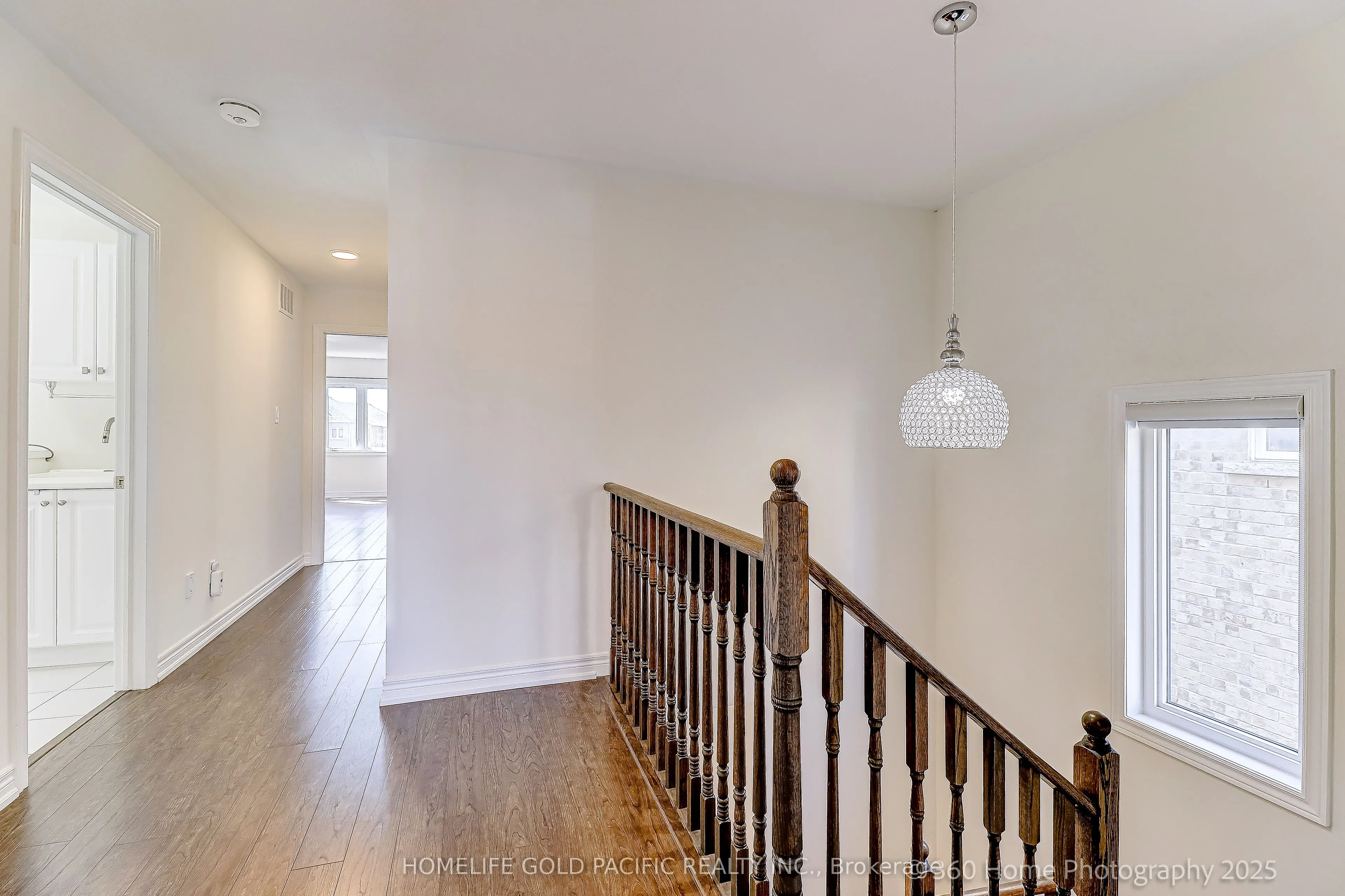 211 Ronald Hooper Avenue