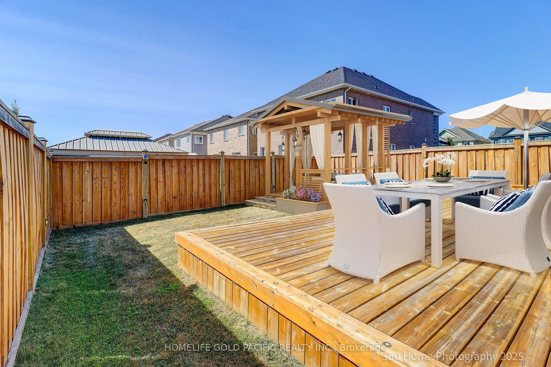 211 Ronald Hooper Avenue