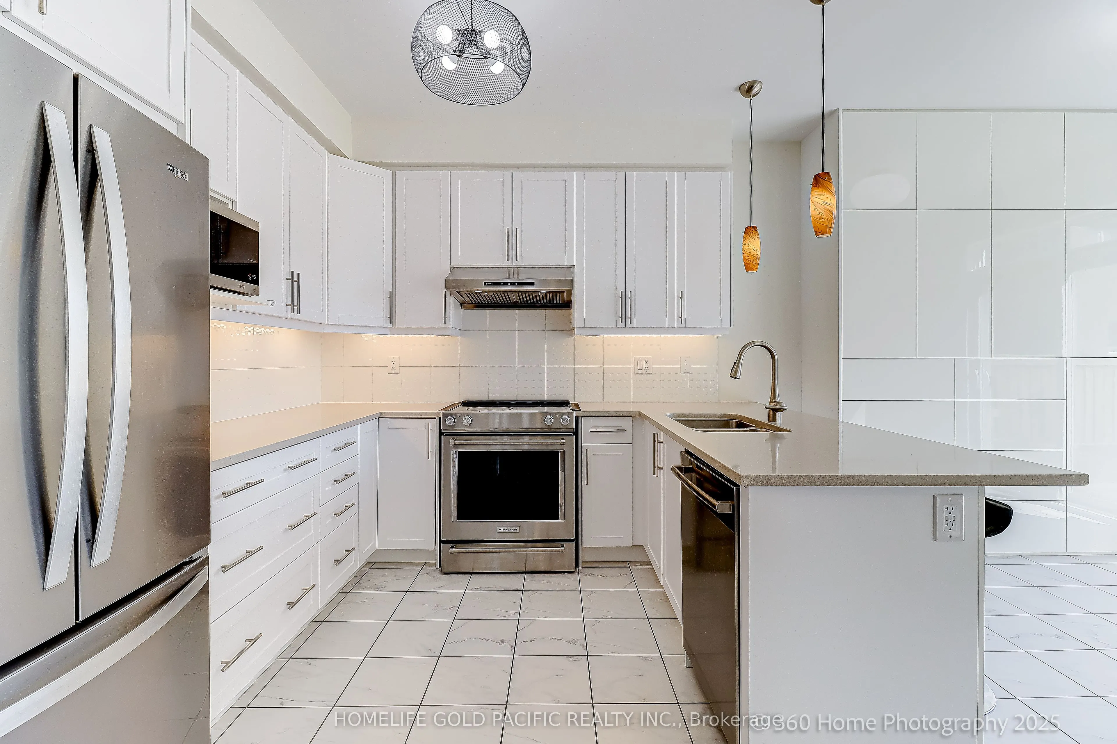 211 Ronald Hooper Avenue