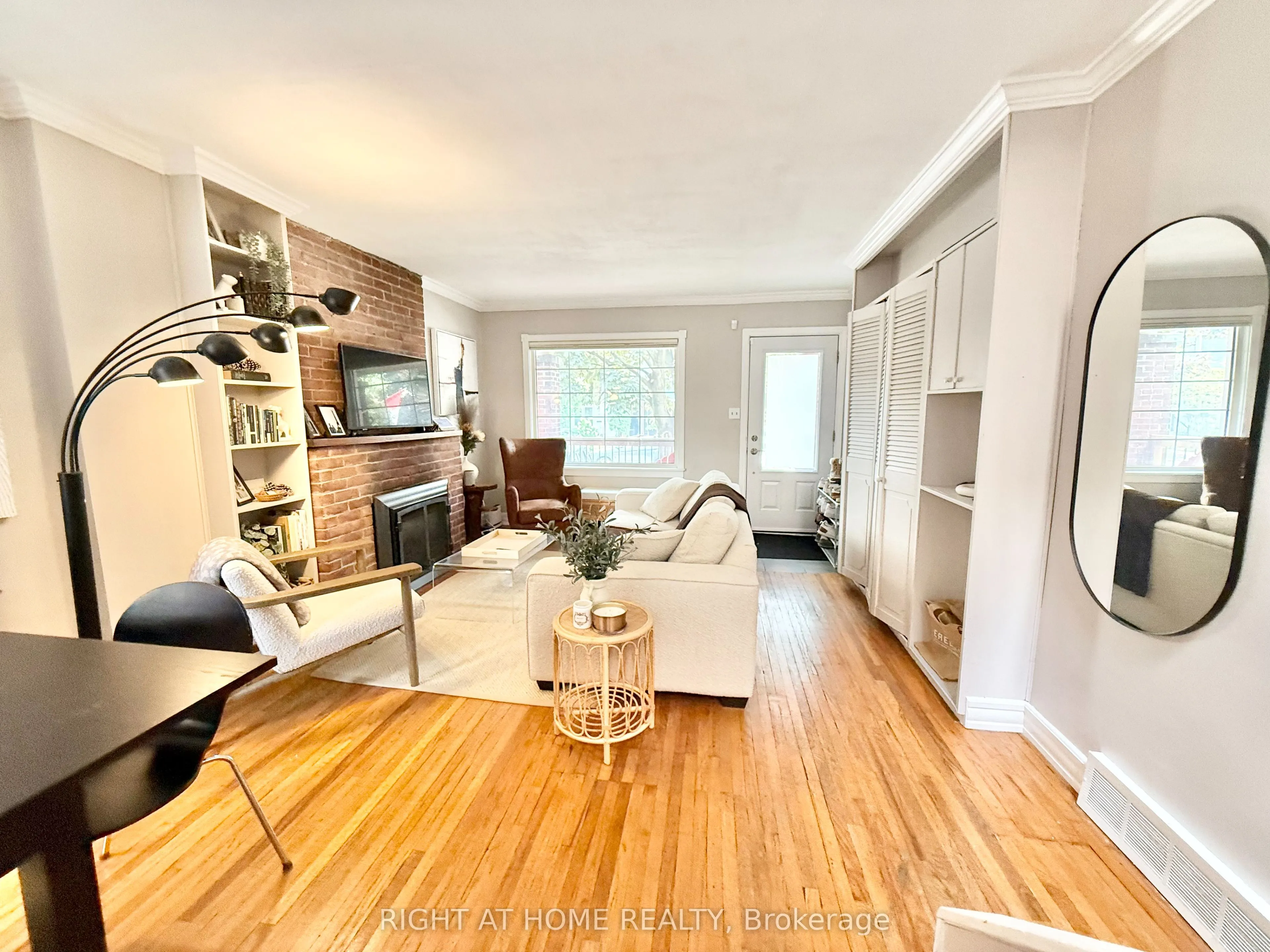 132 Queensdale Avenue